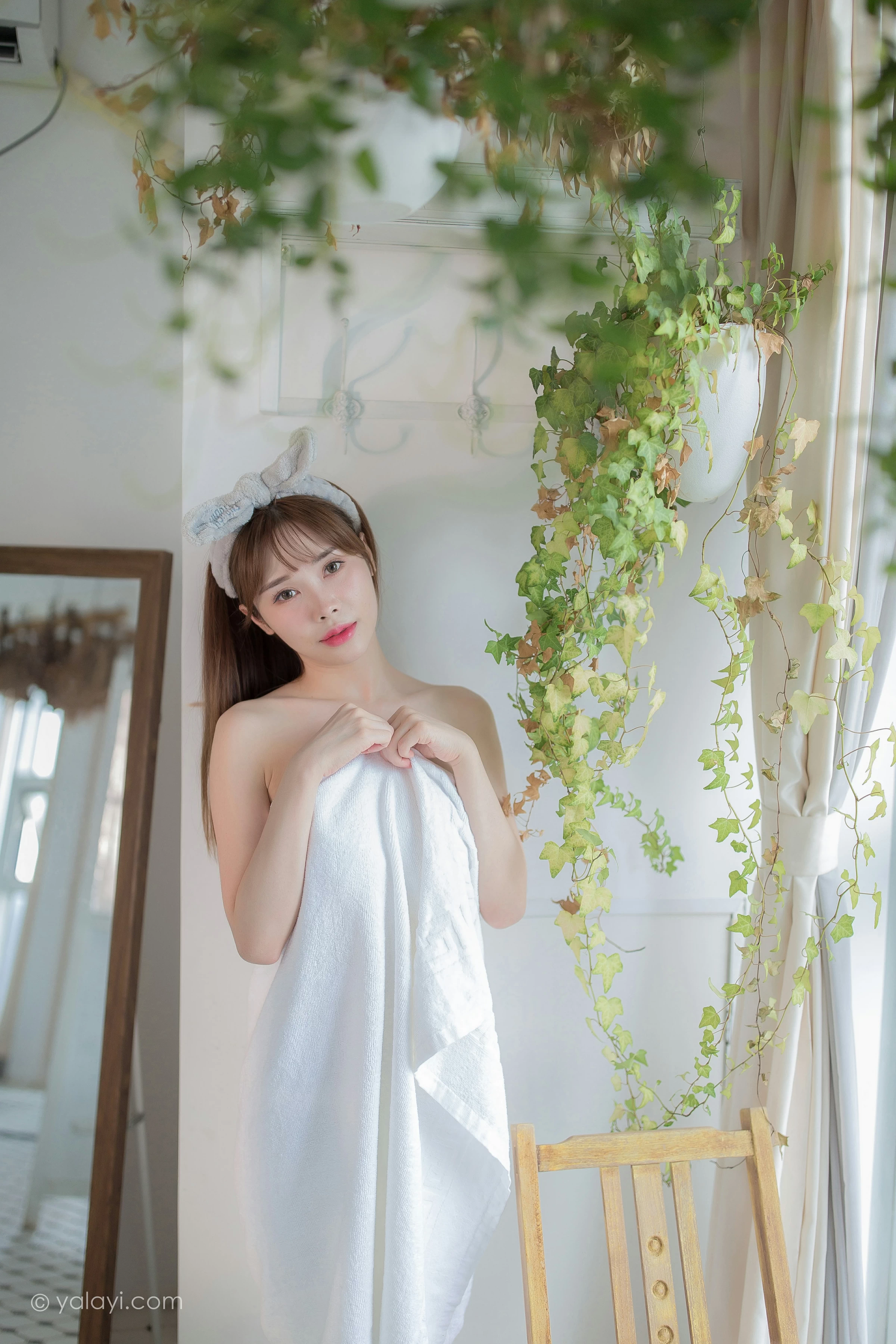 [YALAYI雅拉伊]NO.708 《沐心》 虞艺 白色浴袍居家性感私房写真集第8张