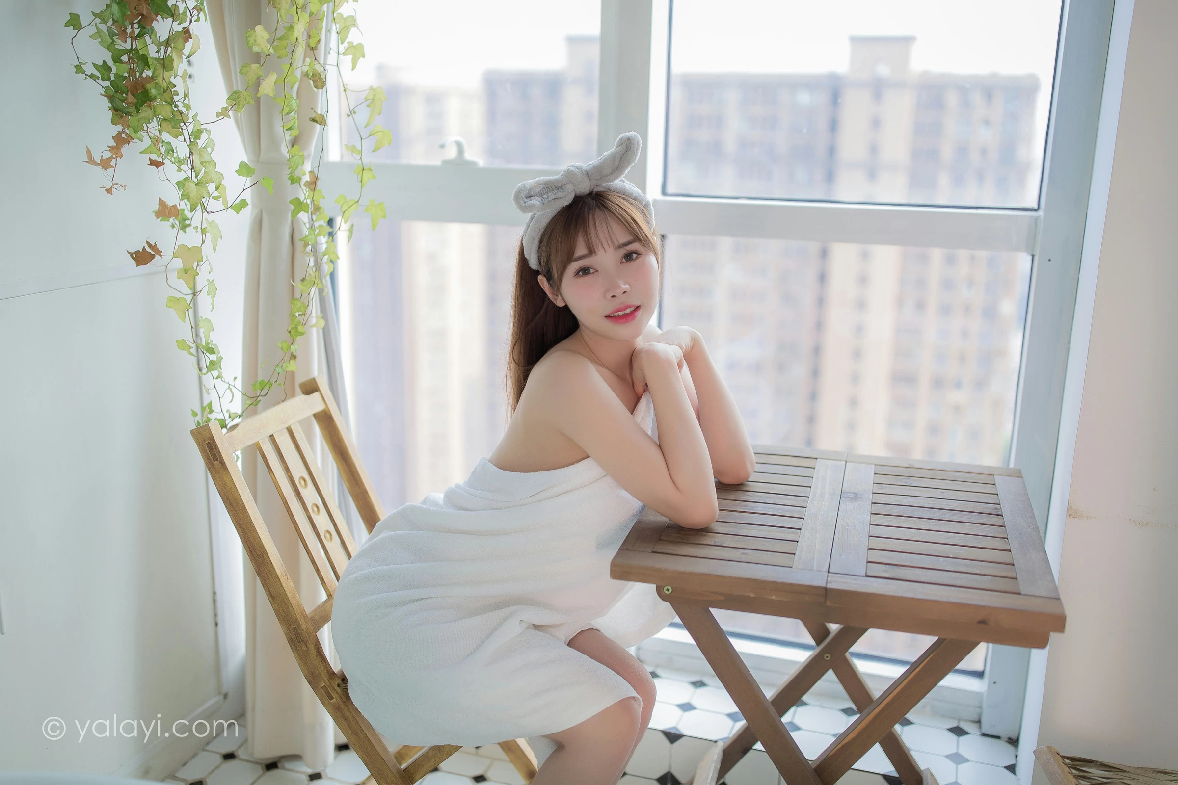 [YALAYI雅拉伊]NO.708 《沐心》 虞艺 白色浴袍居家性感私房写真集第9张