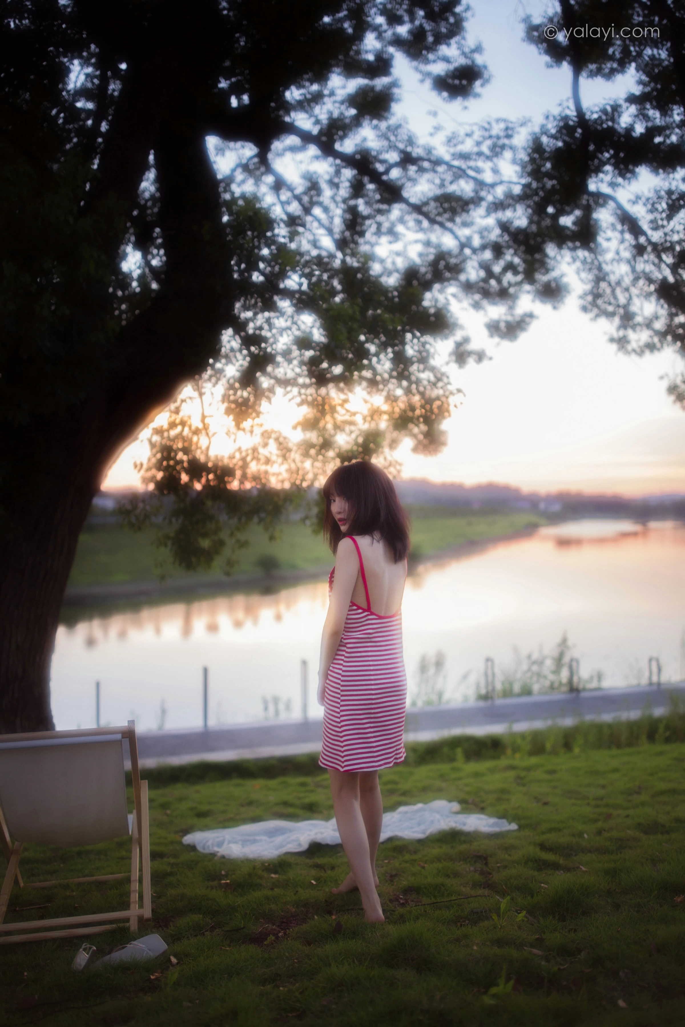 [YALAYI雅拉伊]NO.690 《红了》 落落 红色吊带连衣裙写真第19张