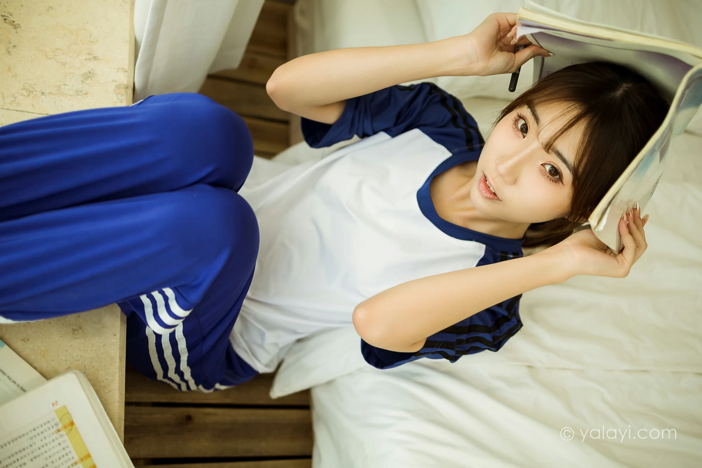 [YALAYI雅拉伊]NO.719 《一对一辅导》 小乔 蓝色校服短袖加长裤居家私房写真集第10张