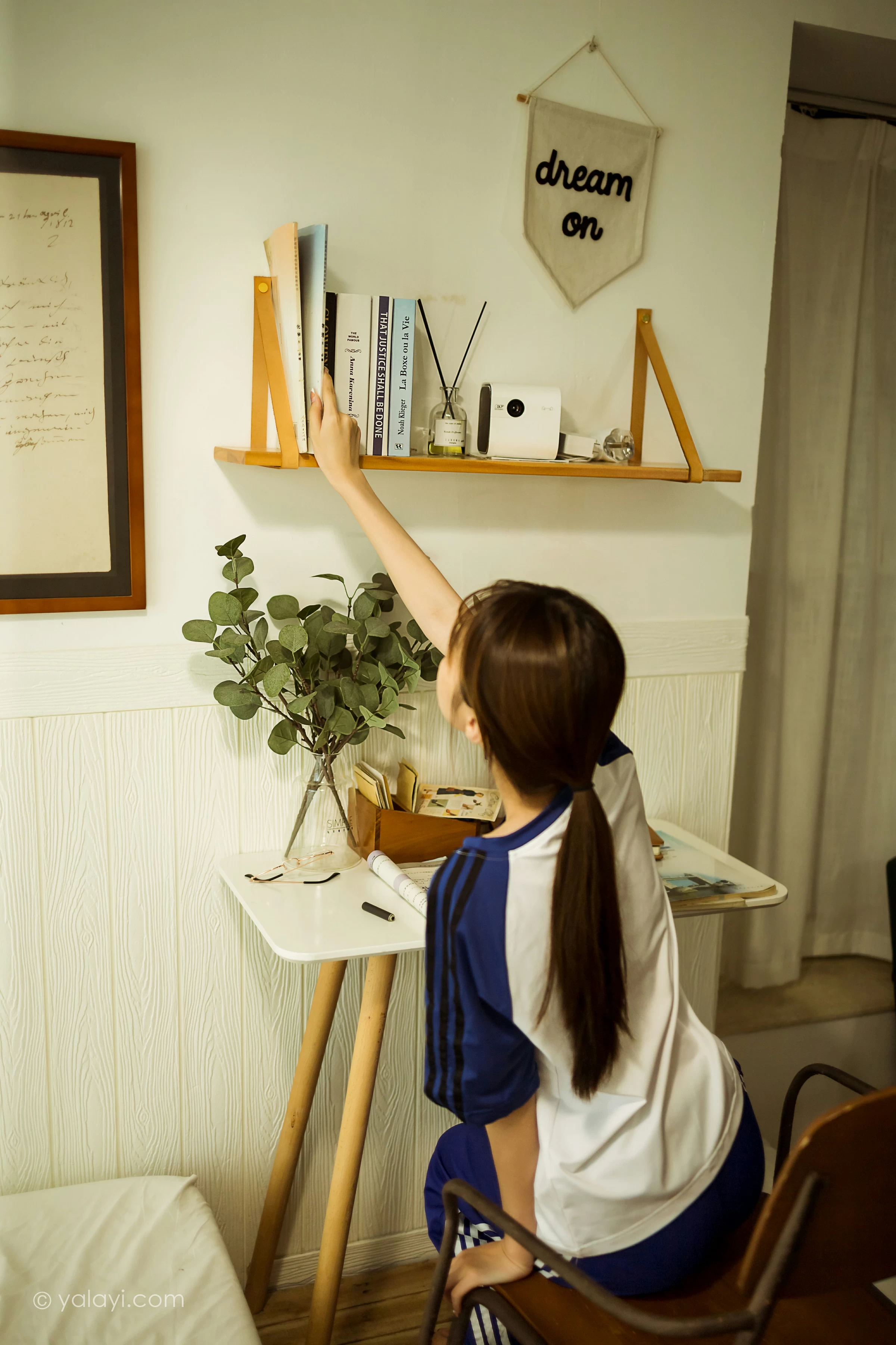 [YALAYI雅拉伊]NO.719 《一对一辅导》 小乔 蓝色校服短袖加长裤居家私房写真集第13张