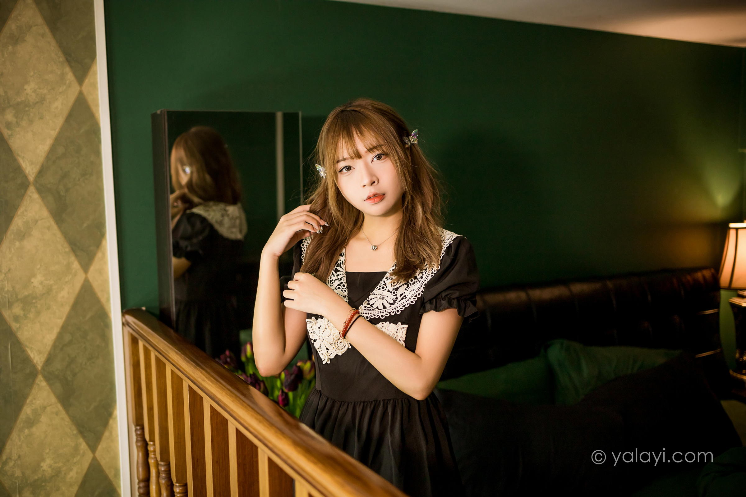 [YALAYI雅拉伊]2022.08.31 黑色的蝴蝶 阿禾 黑色复古蕾丝连衣裙清纯写真集第14张