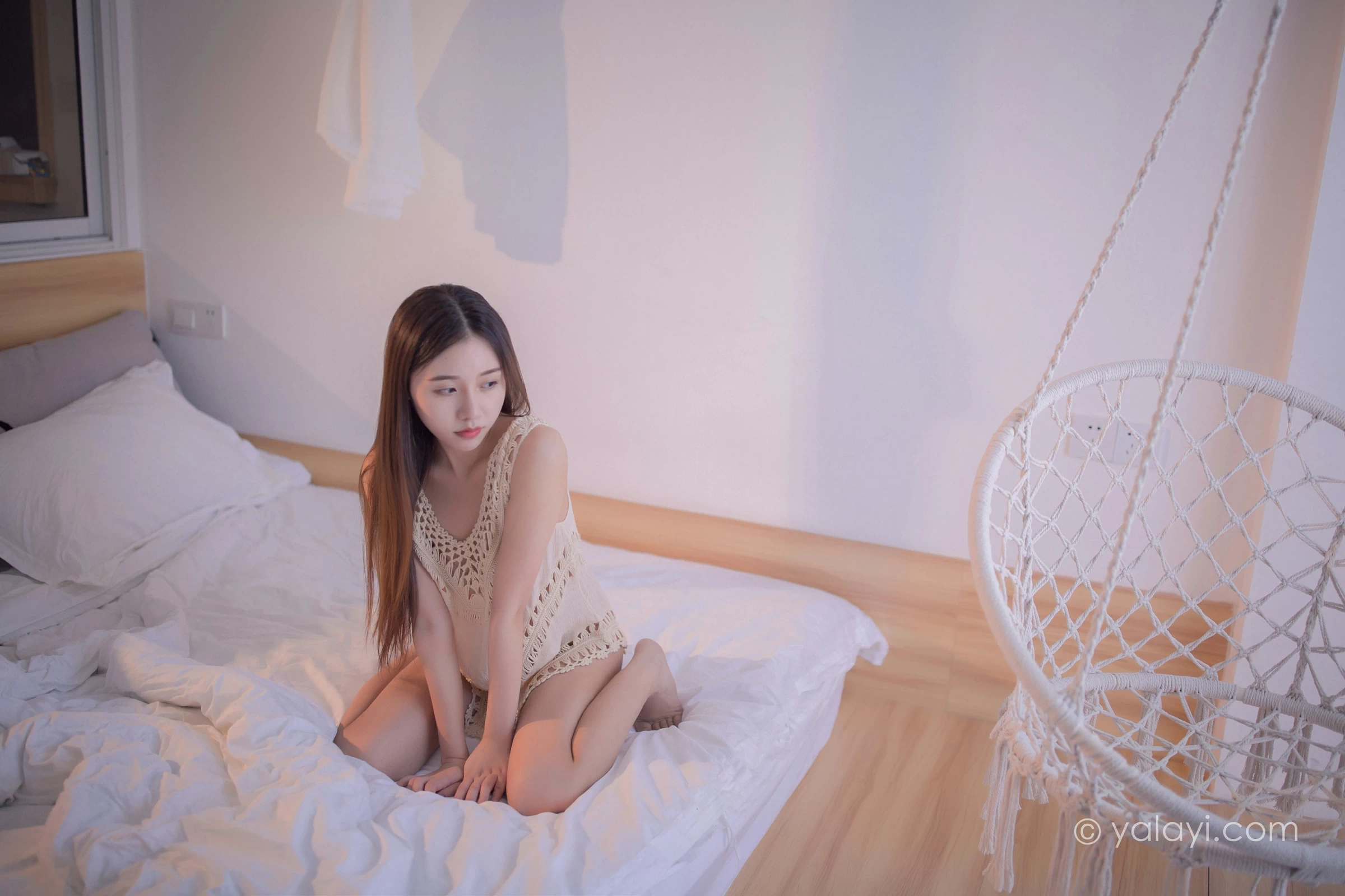 [YALAYI雅拉伊]NO.720 《温柔》 秦语 粉色镂空睡衣性感私房写真集第5张