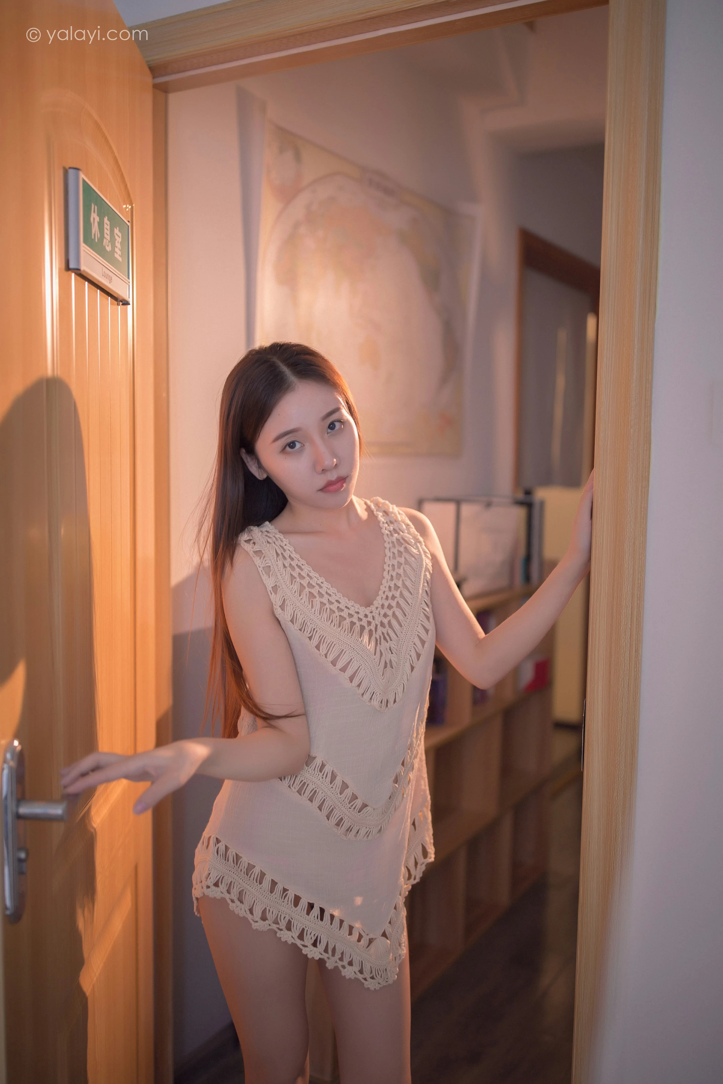 [YALAYI雅拉伊]NO.720 《温柔》 秦语 粉色镂空睡衣性感私房写真集第9张