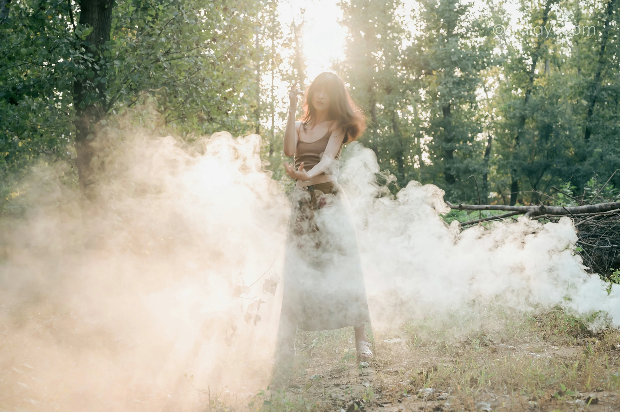 [YALAYI雅拉伊]NO.691 《梦境》 佳佳 橙色性感小背心加短裙私房写真第16张