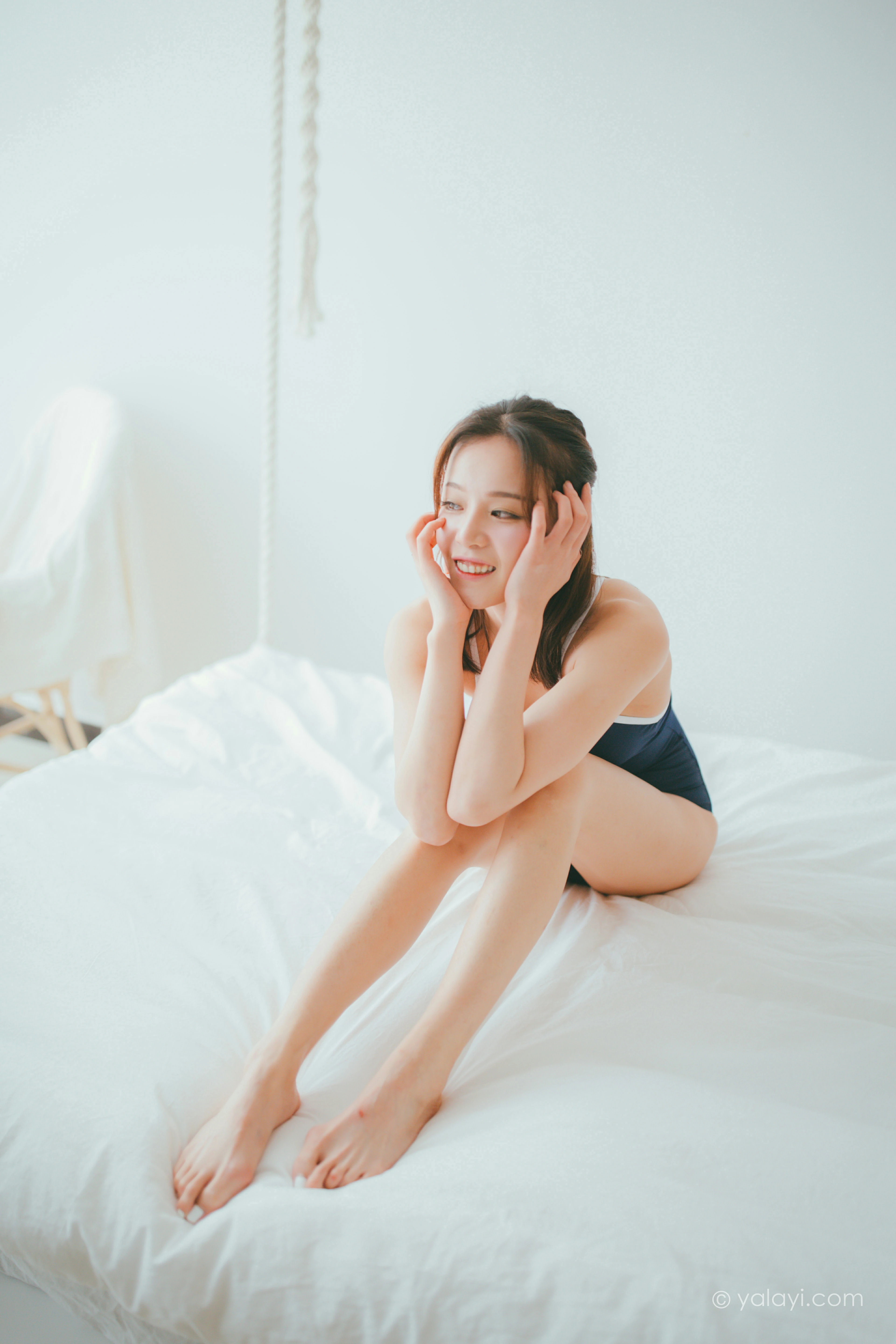 [YALAYI雅拉伊]NO.808 云淡风轻 六月 蓝色体操制服与白色情趣内衣性感写真集第2张