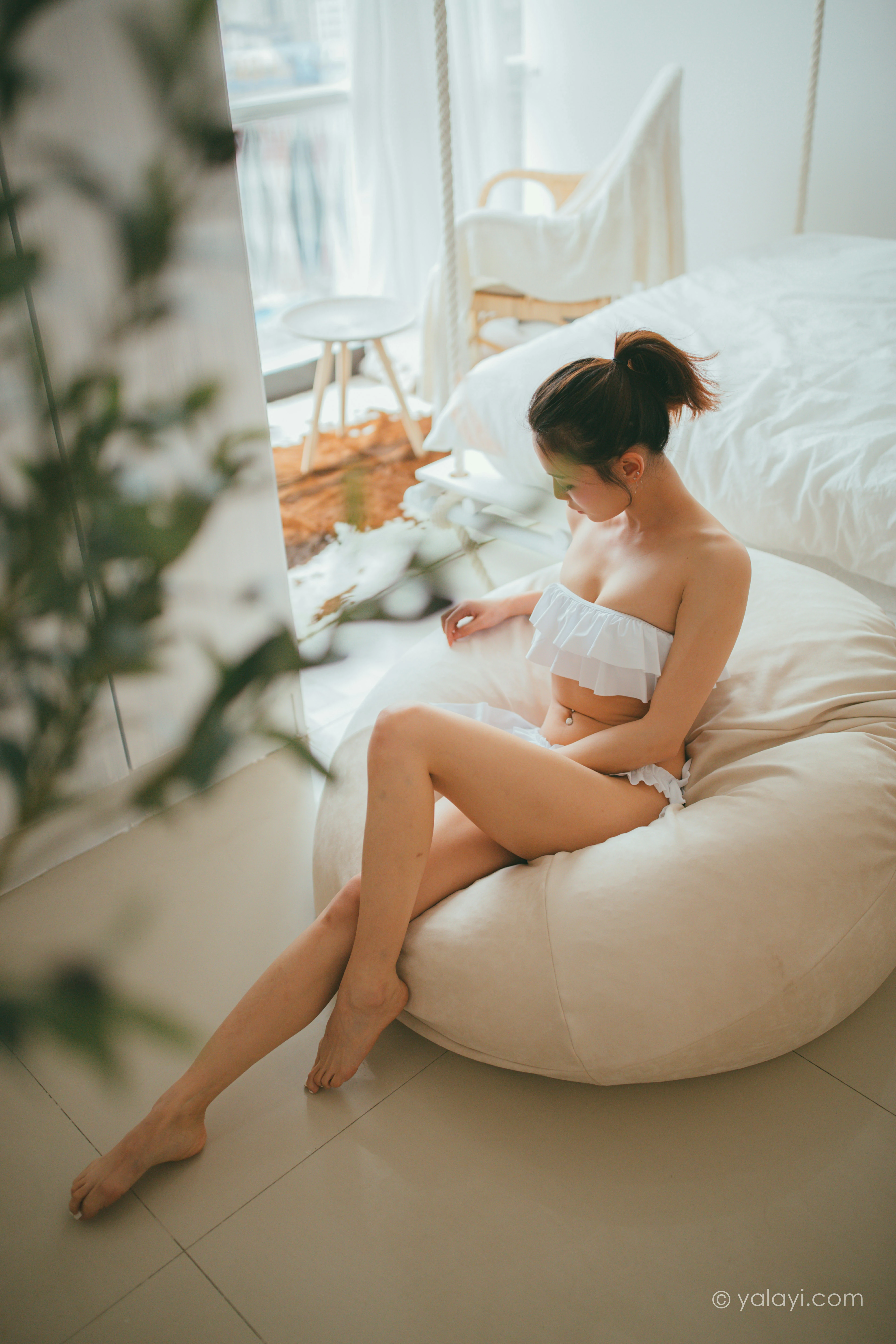 [YALAYI雅拉伊]NO.808 云淡风轻 六月 蓝色体操制服与白色情趣内衣性感写真集第9张