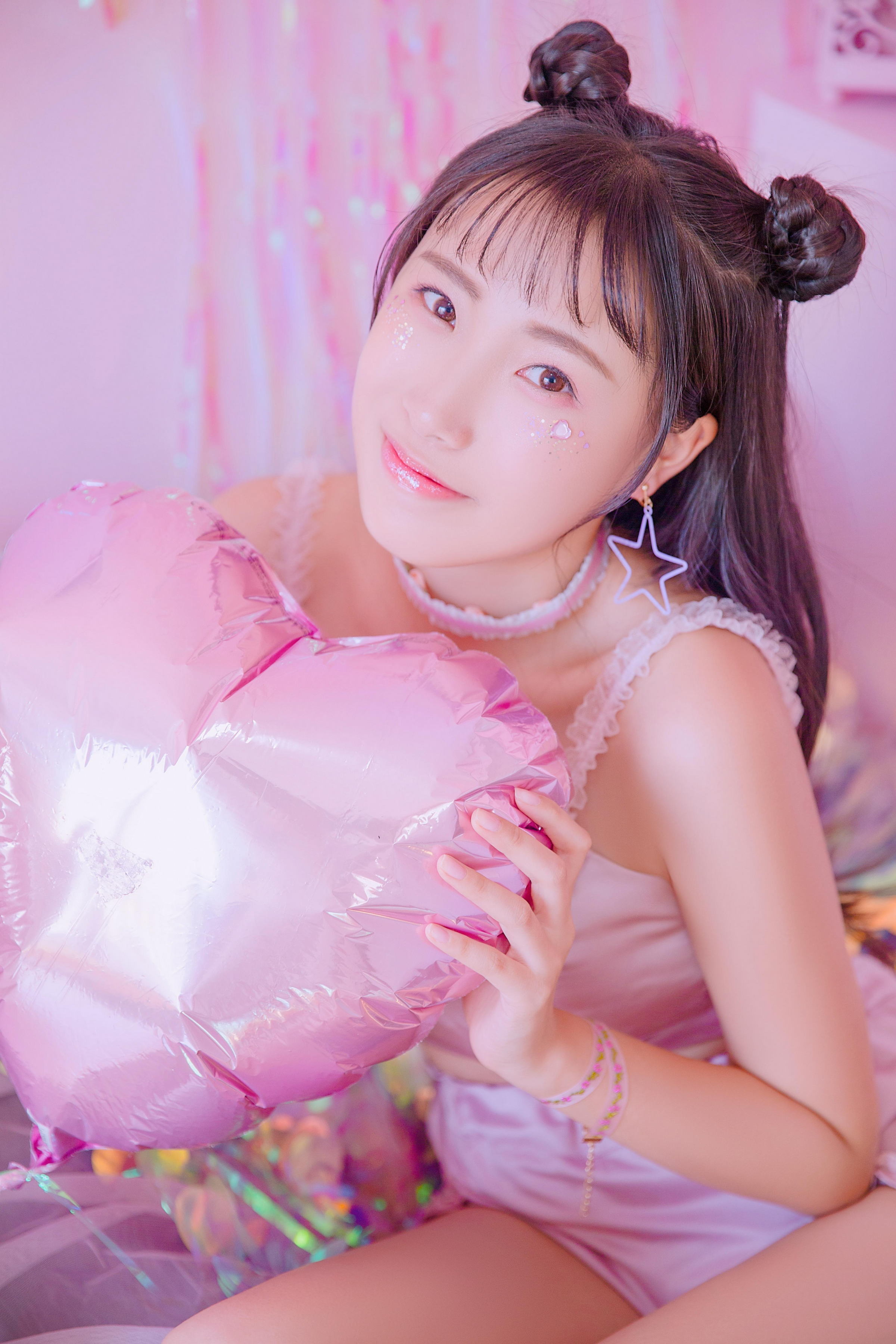 [YALAYI雅拉伊]2022.06.13 秘密花园 清纯少女 JK水手制服与粉色吊带内衣加短裤私房写真集第9张