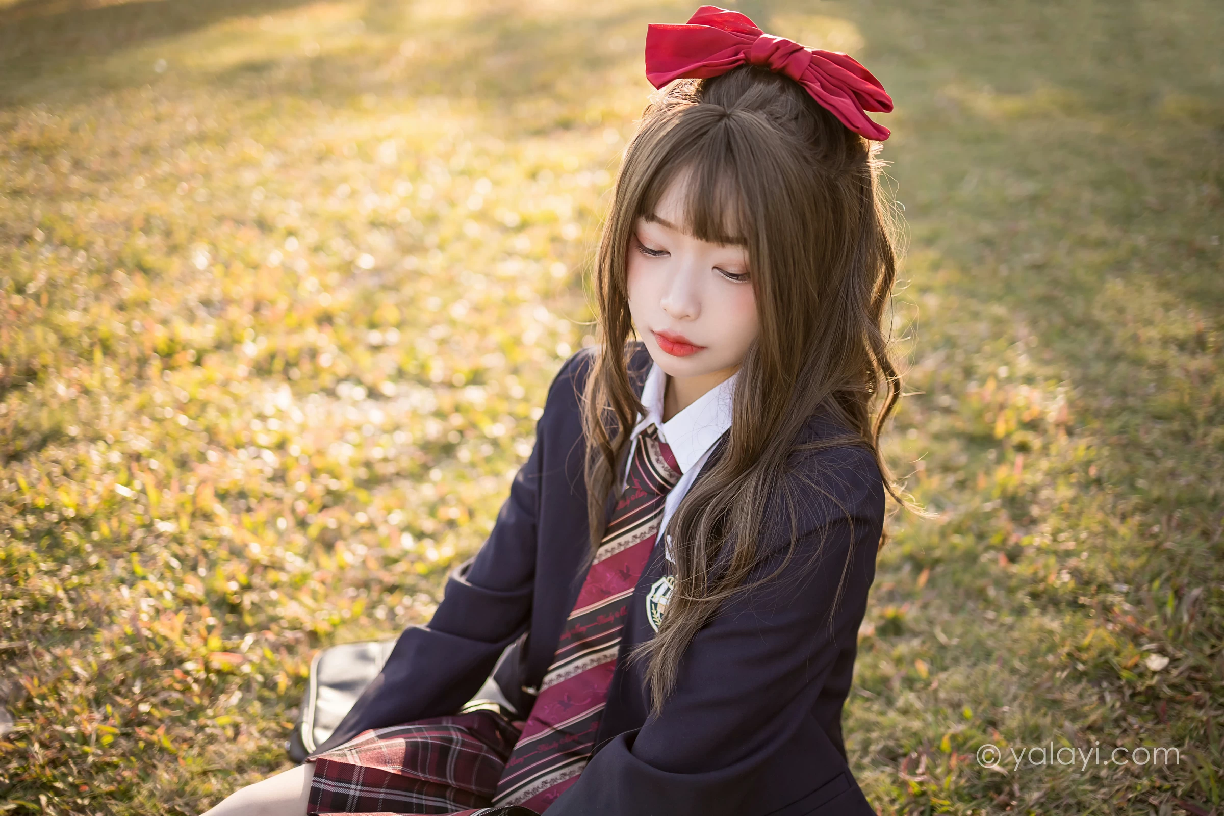 [YALAYI雅拉伊]2022.01.03 最美的青春 阿禾 蓝色JK制服衬衫加红色格子短裙私房写真集第5张