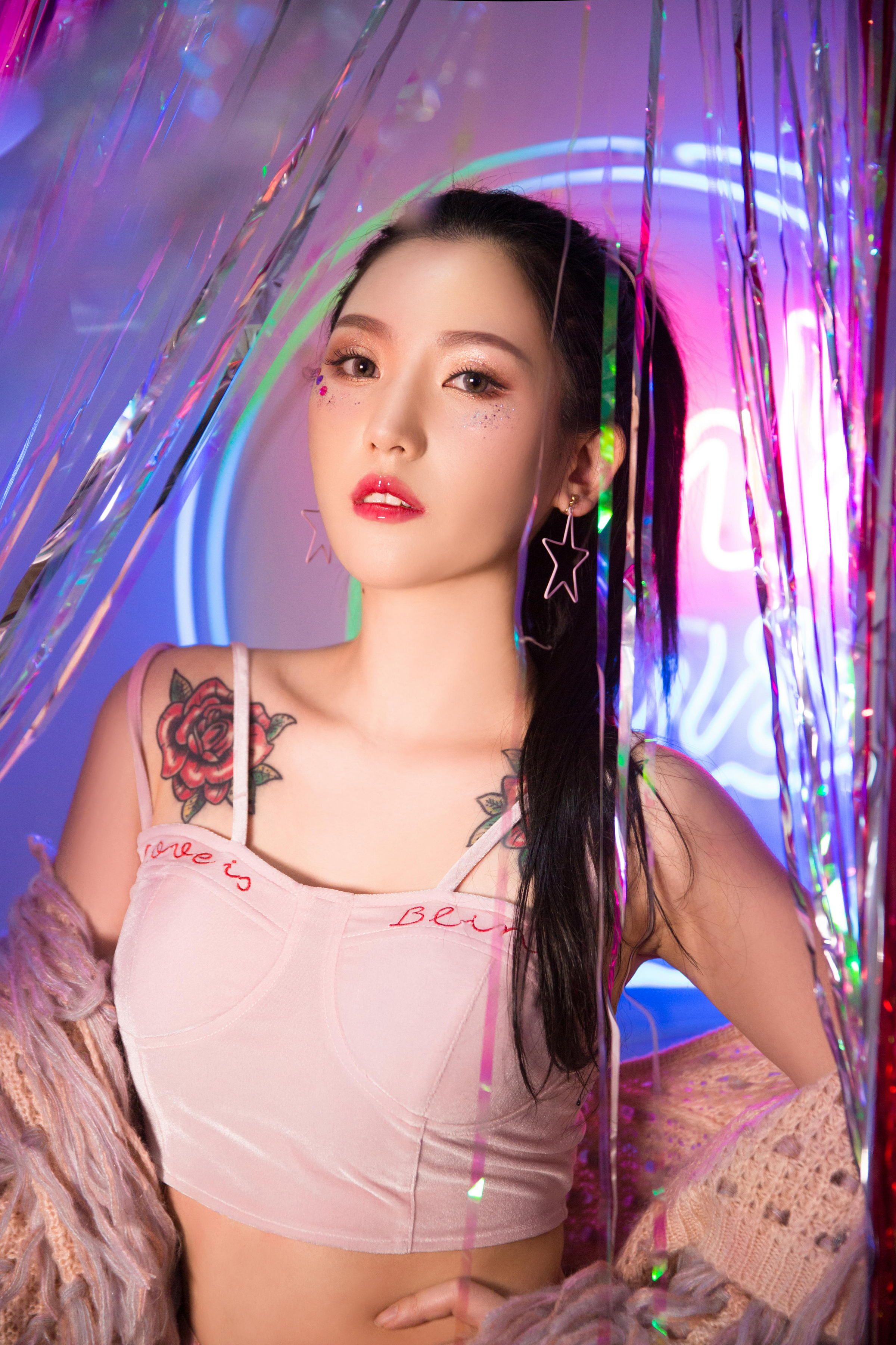 [YALAYI雅拉伊]2022.09.07 热辣辣 和服美女 镂空外套与粉色短裙加粉色内衣性感私房写真集第8张