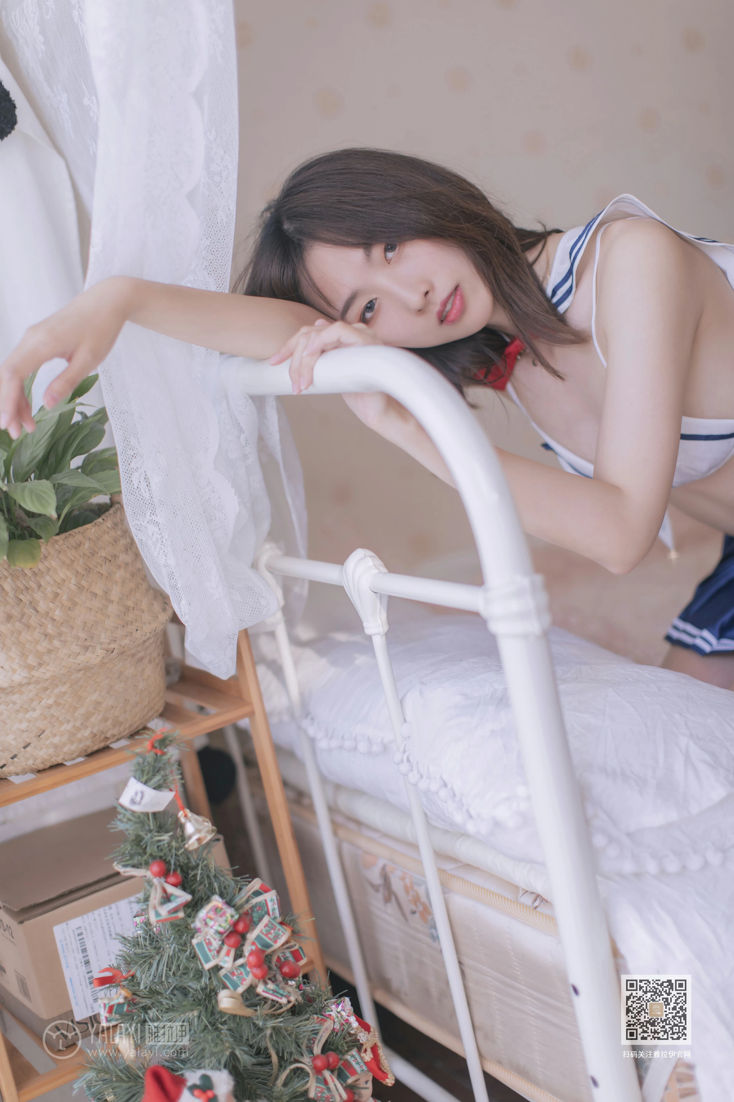 [YALAYI雅拉伊]Vol.449 佳佳的水手梦 情趣制服内衣加短裙性感私房写真集第10张