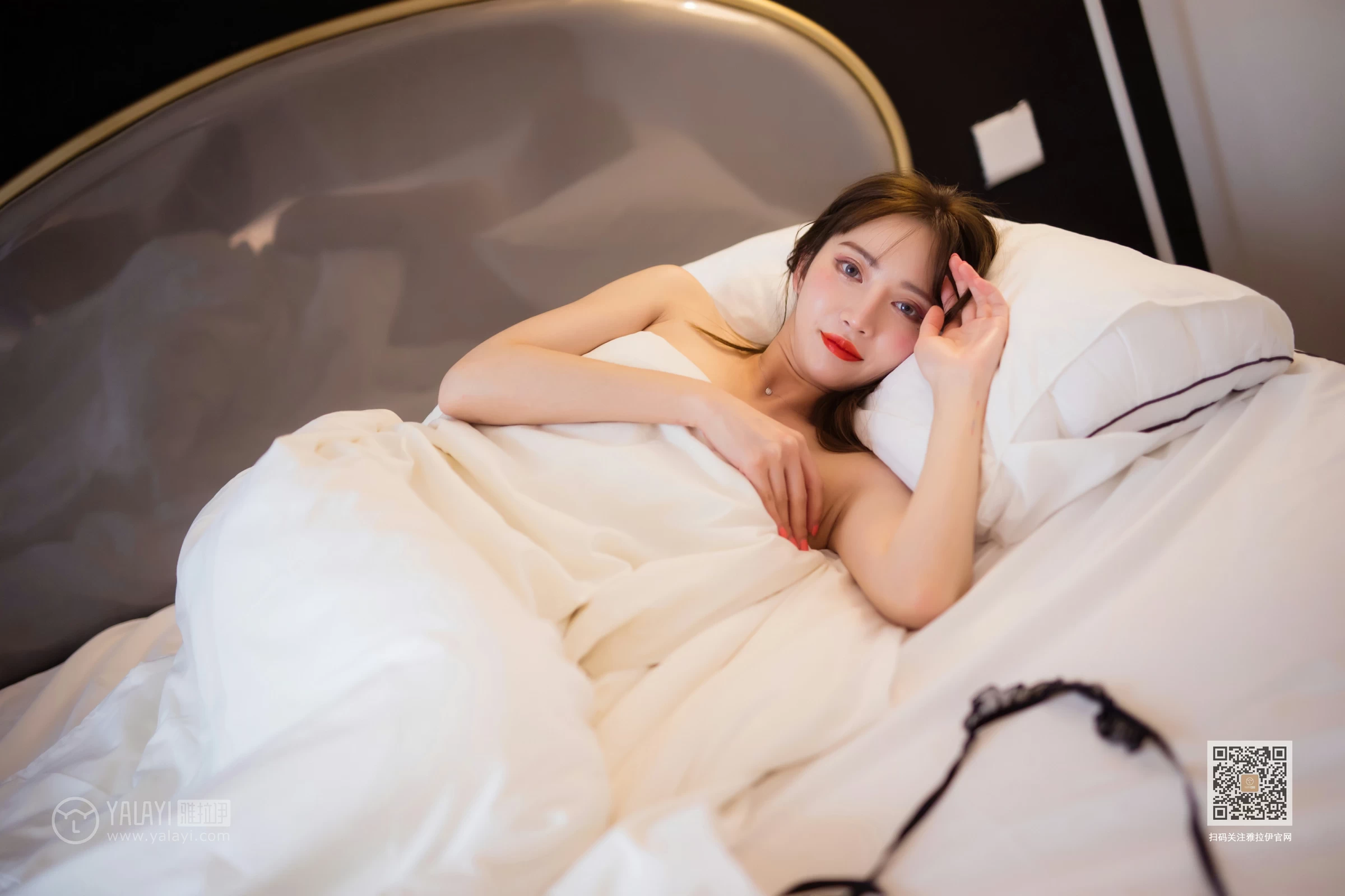 [YALAYI雅拉伊]Vol.462 濒临底线 白雪 黑色内衣加黑色蕾丝内裤性感私房写真集第14张