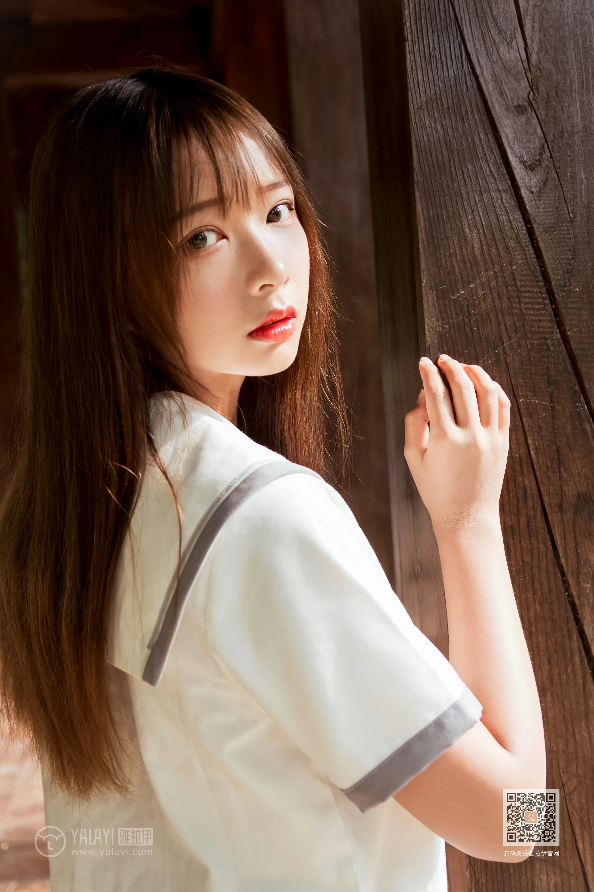 [YALAYI雅拉伊]Vol.471 越秀百褶裙少女 阿禾 日本高中女生制服加短裙性感私房写真集第4张