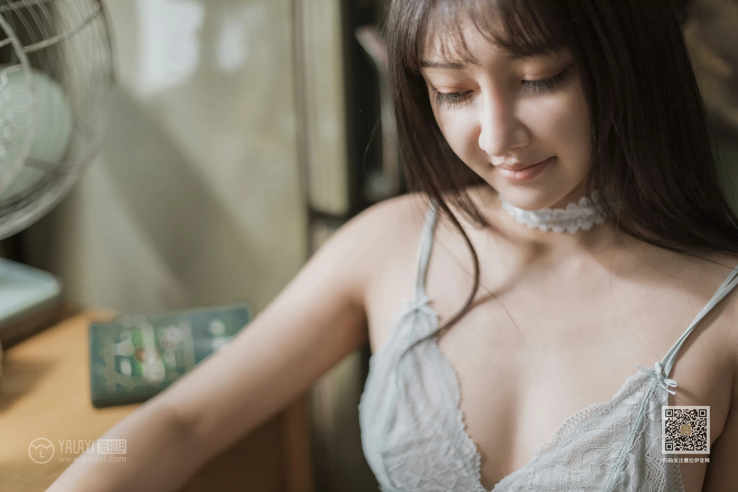 [YALAYI雅拉伊]Vol.513 爱的答铃 韩熙 白色透视蕾丝情趣内衣性感私房写真集第10张