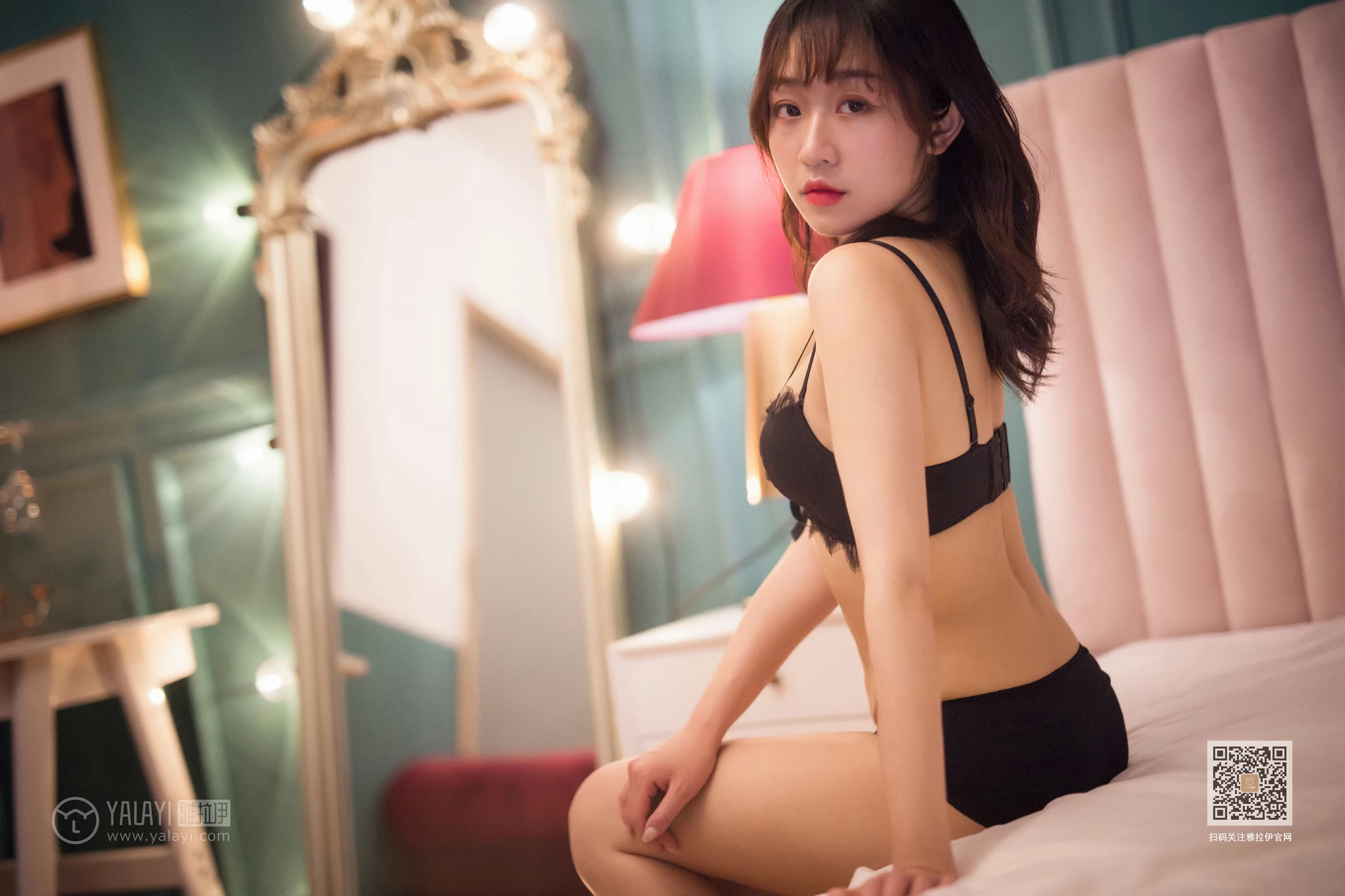 [YALAYI雅拉伊]Vol.537 撒娇女友最好命 小颖 黑色蕾丝情趣内衣性感私房写真集第2张