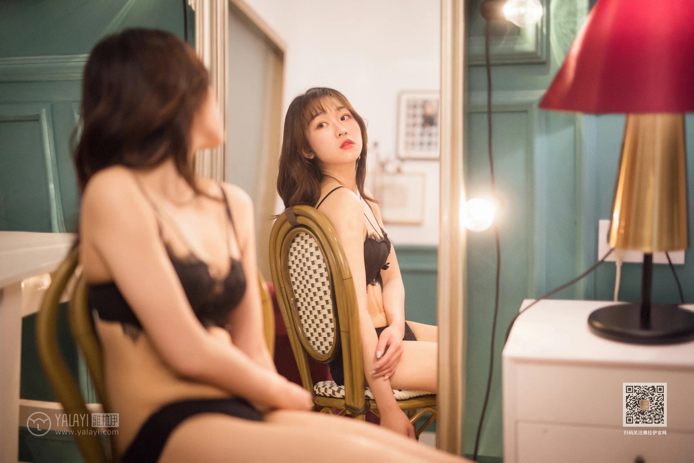 [YALAYI雅拉伊]Vol.537 撒娇女友最好命 小颖 黑色蕾丝情趣内衣性感私房写真集第8张