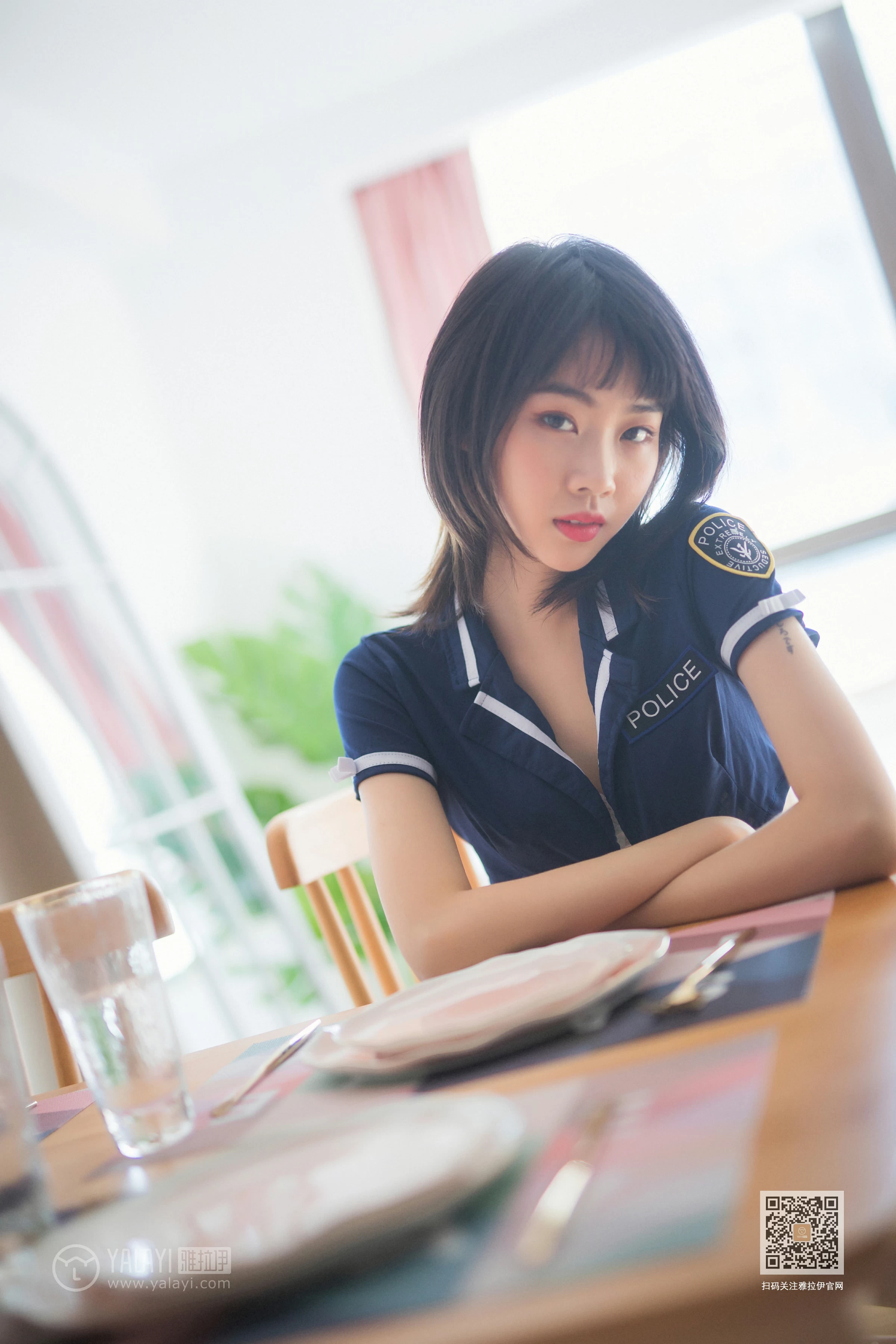 [YALAYI雅拉伊]Vol.544 雷霆警花 粉粉 蓝色情趣制服加短裙性感私房写真集第6张