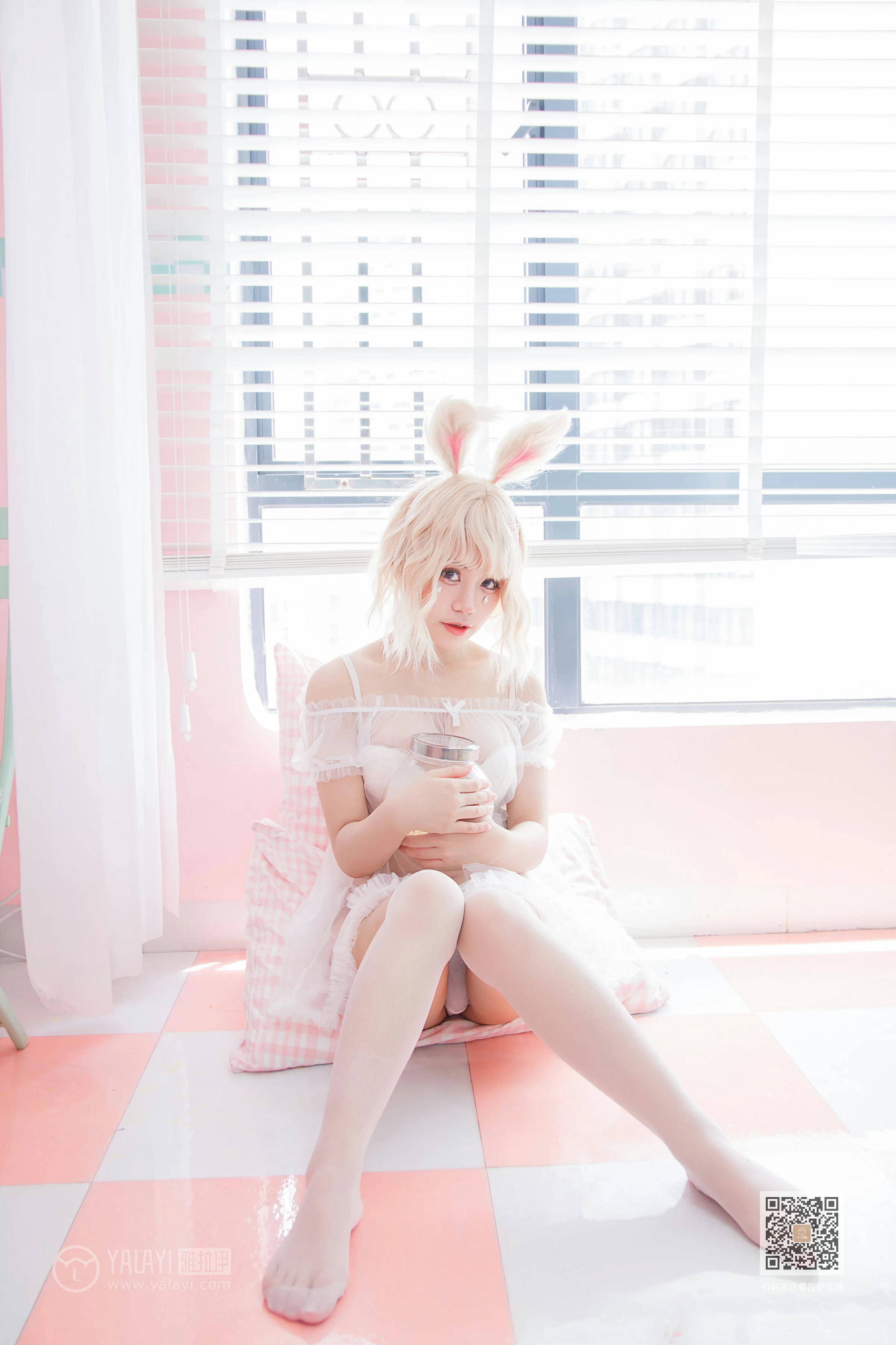 [YALAYI雅拉伊]Vol.557 阿狸的糖果罐 安安 透视情趣制服内衣加白色丝袜美腿玉足性感私房写真集第6张