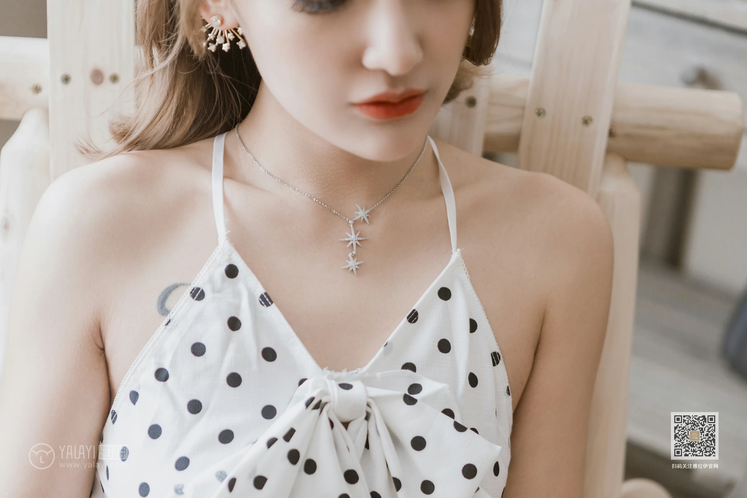 [YALAYI雅拉伊]Vol.572 日光倾城 刘子炀 白色比基尼泳装性感私房写真集第17张