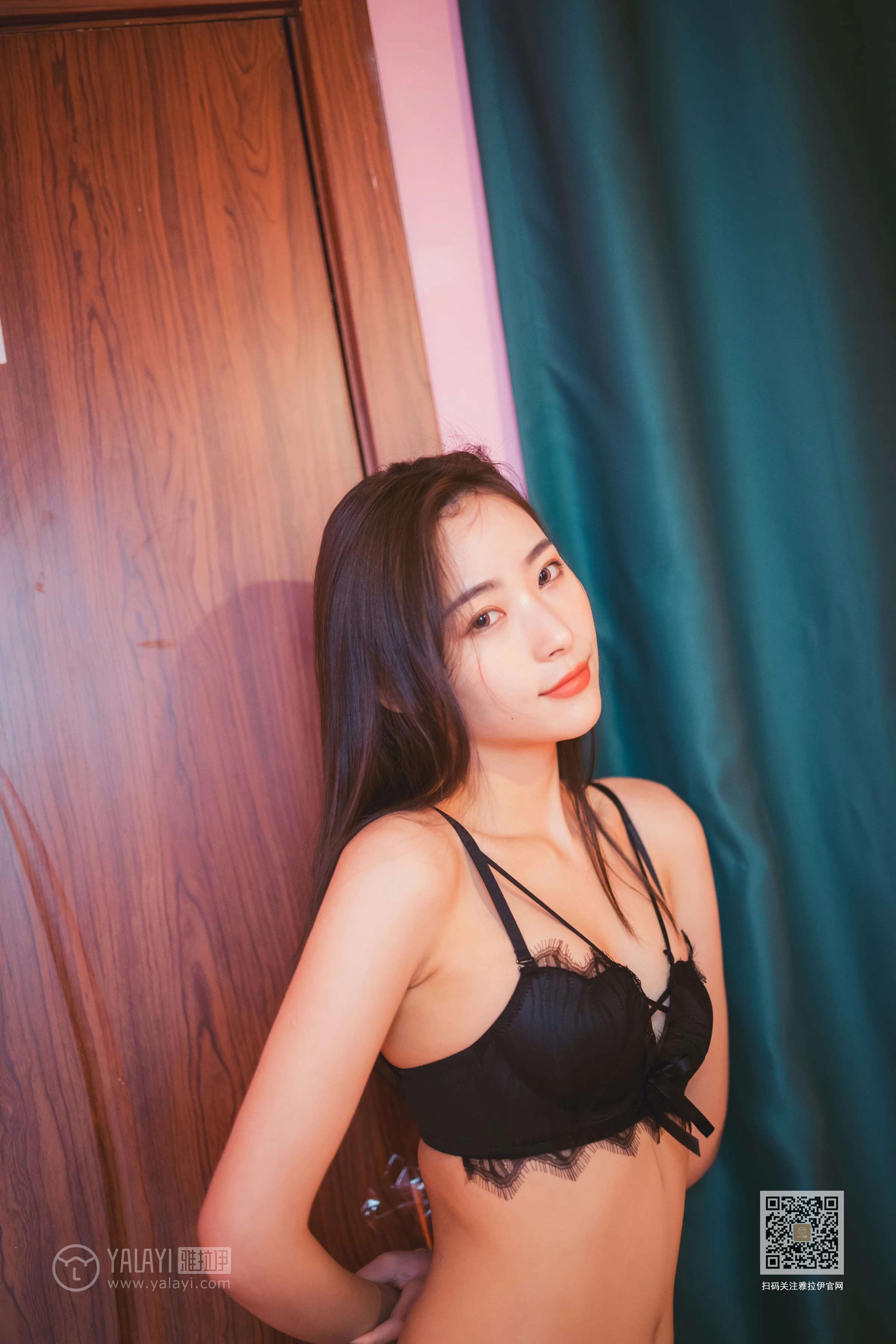 [YALAYI雅拉伊]Vol.592 再看我一眼 海棠 黑色蕾丝内衣性感私房写真集第2张
