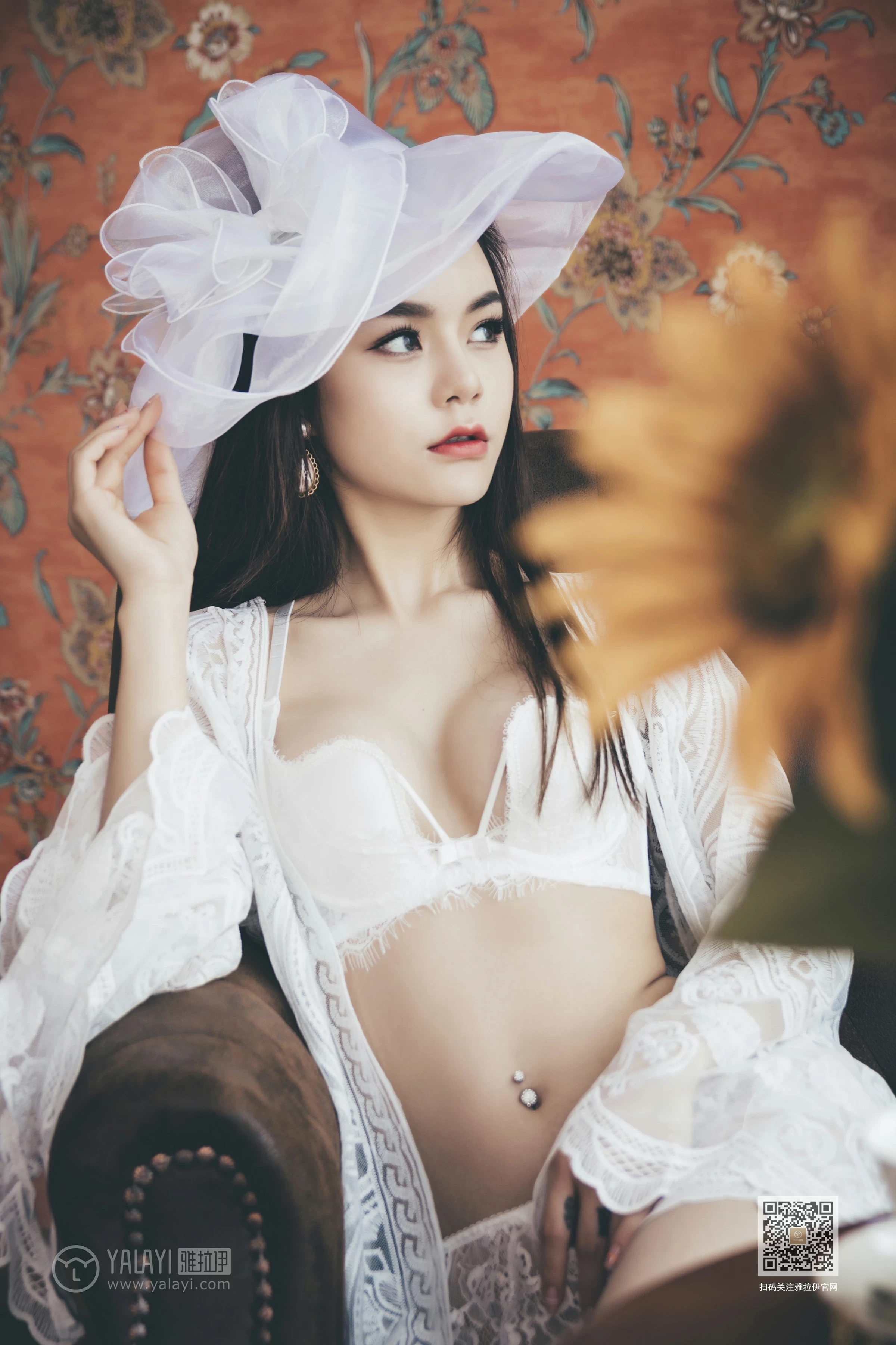 [YALAYI雅拉伊]Vol.594 第一次拍写真 蓉蓉 白色镂空睡衣加白色蕾丝内衣性感私房写真集第7张