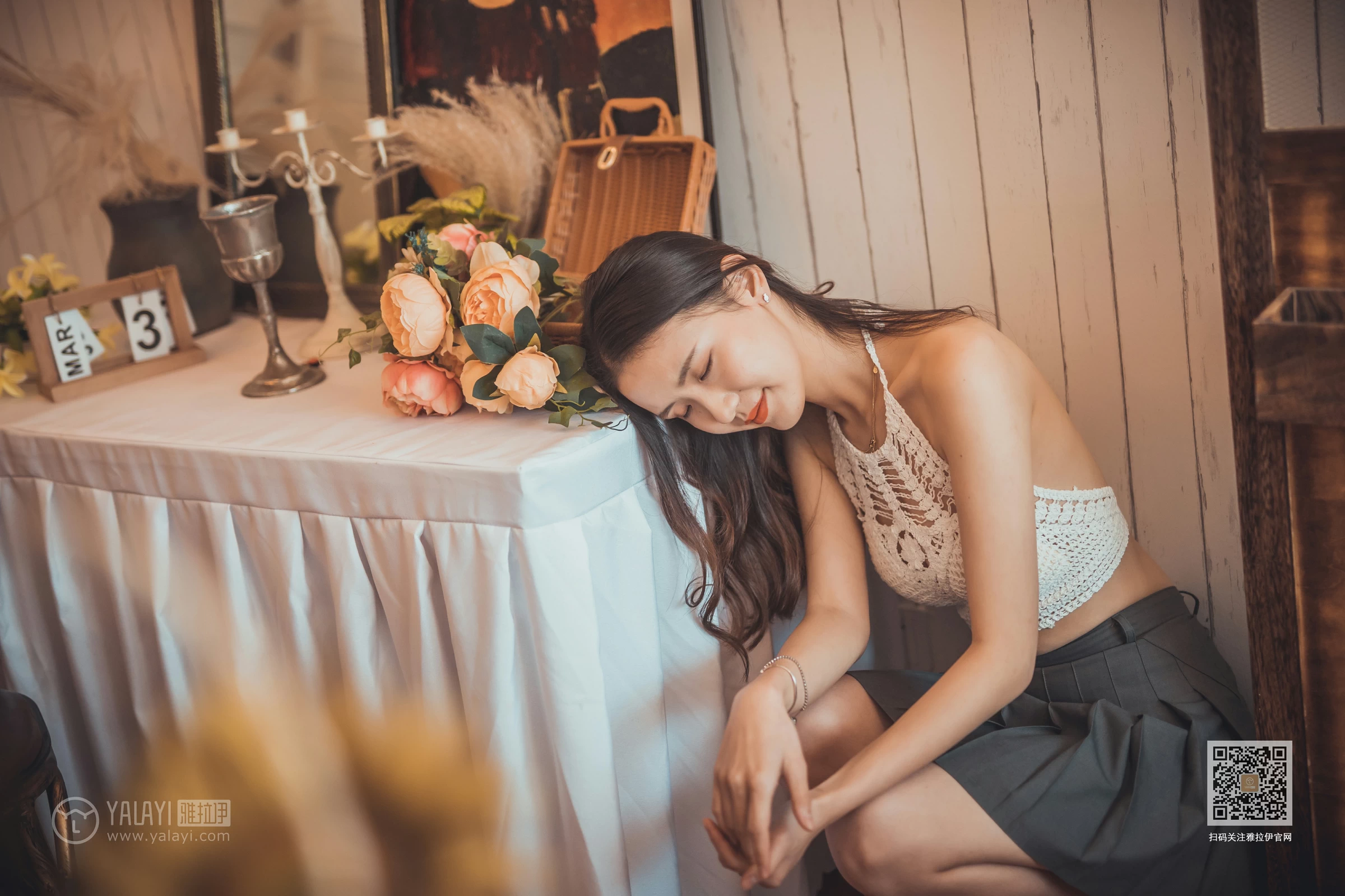 [YALAYI雅拉伊]NO.614 《我们约会吧》 尹梦 白色镂空内衣加灰色短裙性感私房写真集第8张