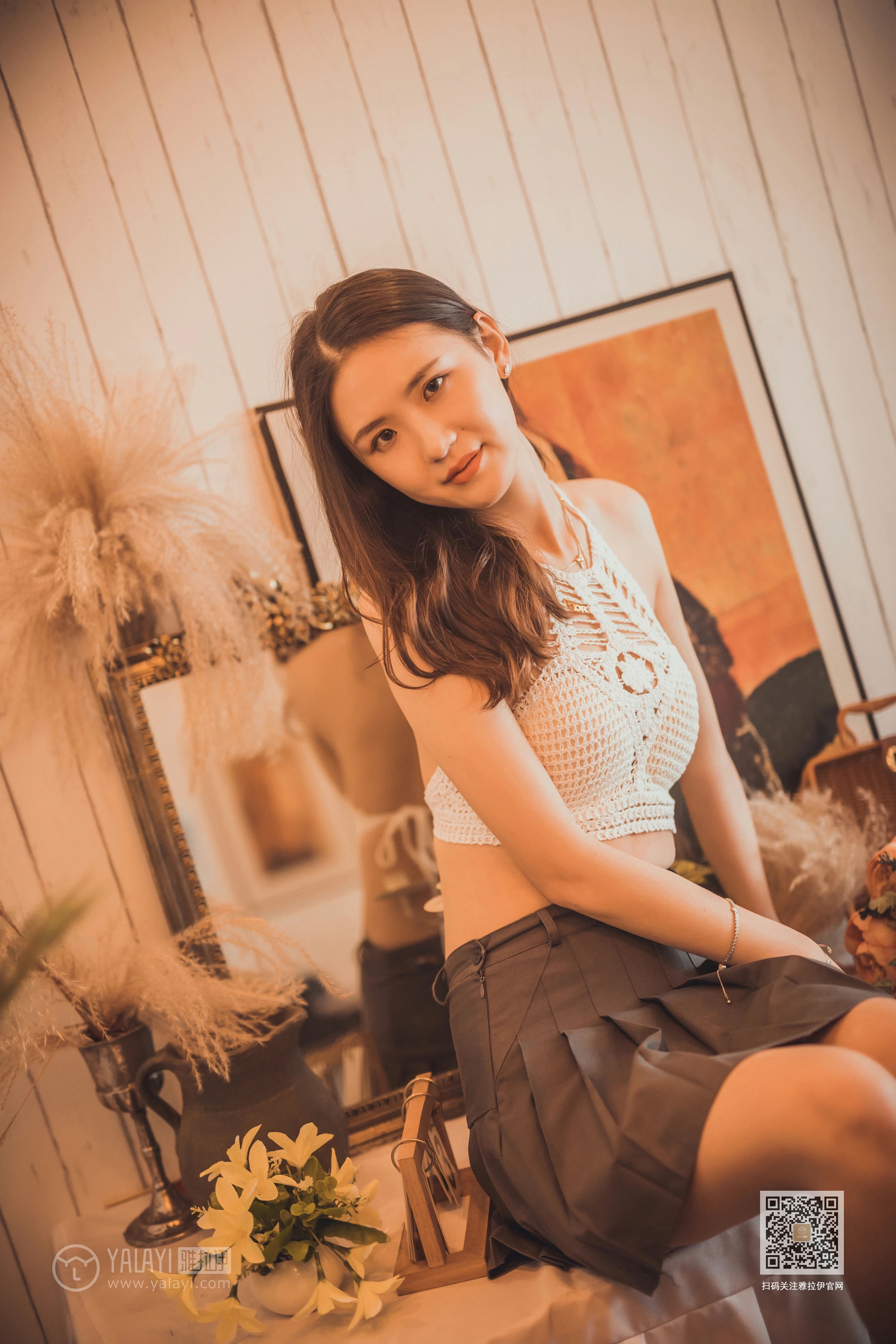 [YALAYI雅拉伊]NO.614 《我们约会吧》 尹梦 白色镂空内衣加灰色短裙性感私房写真集第11张