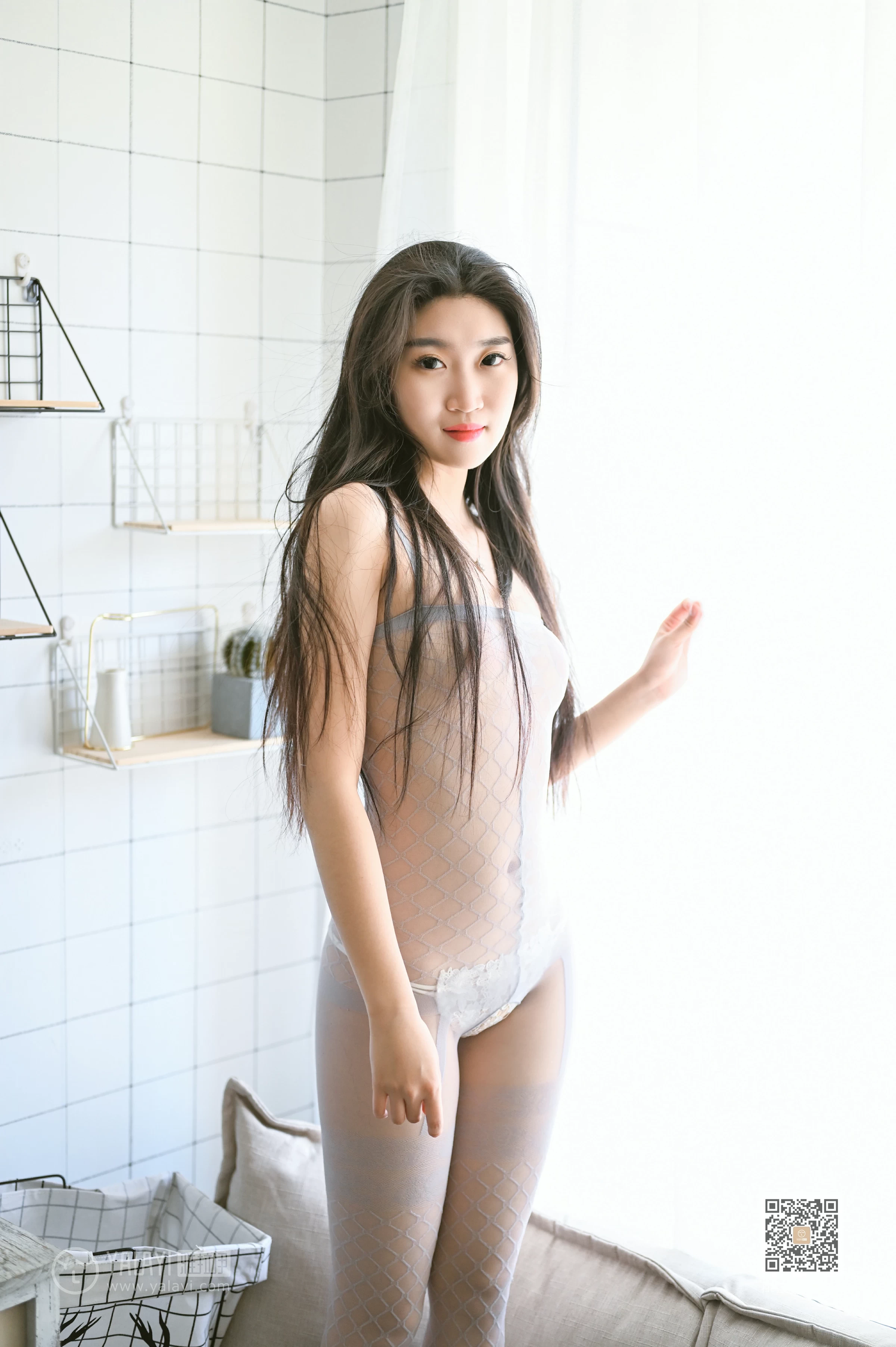 [YALAYI雅拉伊]NO.621 《痒》 玫瑰 灰色连体情趣丝裤袜性感私房写真集第3张