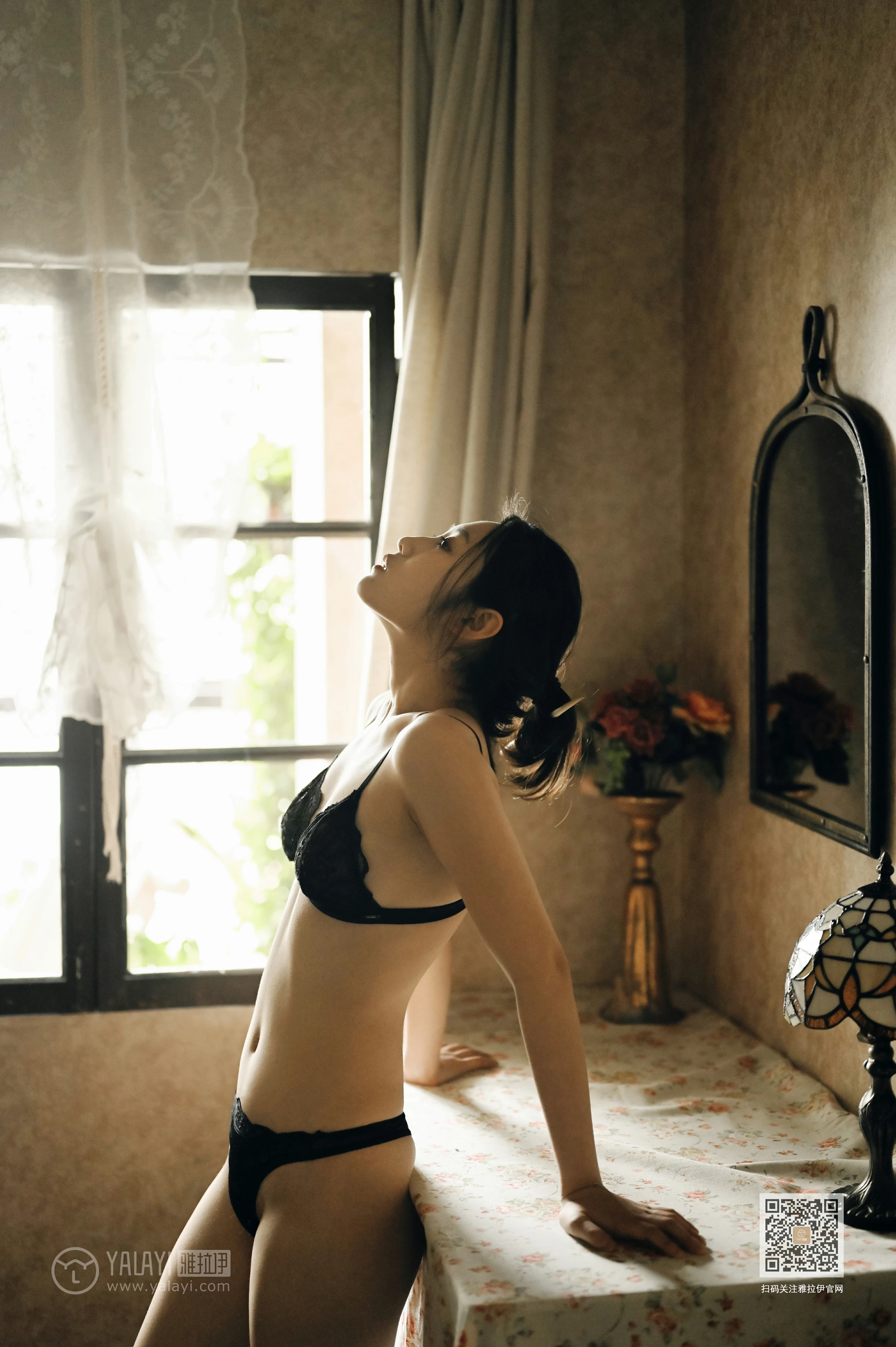 [YALAYI雅拉伊]NO.625 《静女》 沈伊 黑色真丝睡衣加蕾丝内衣性感私房写真集第11张