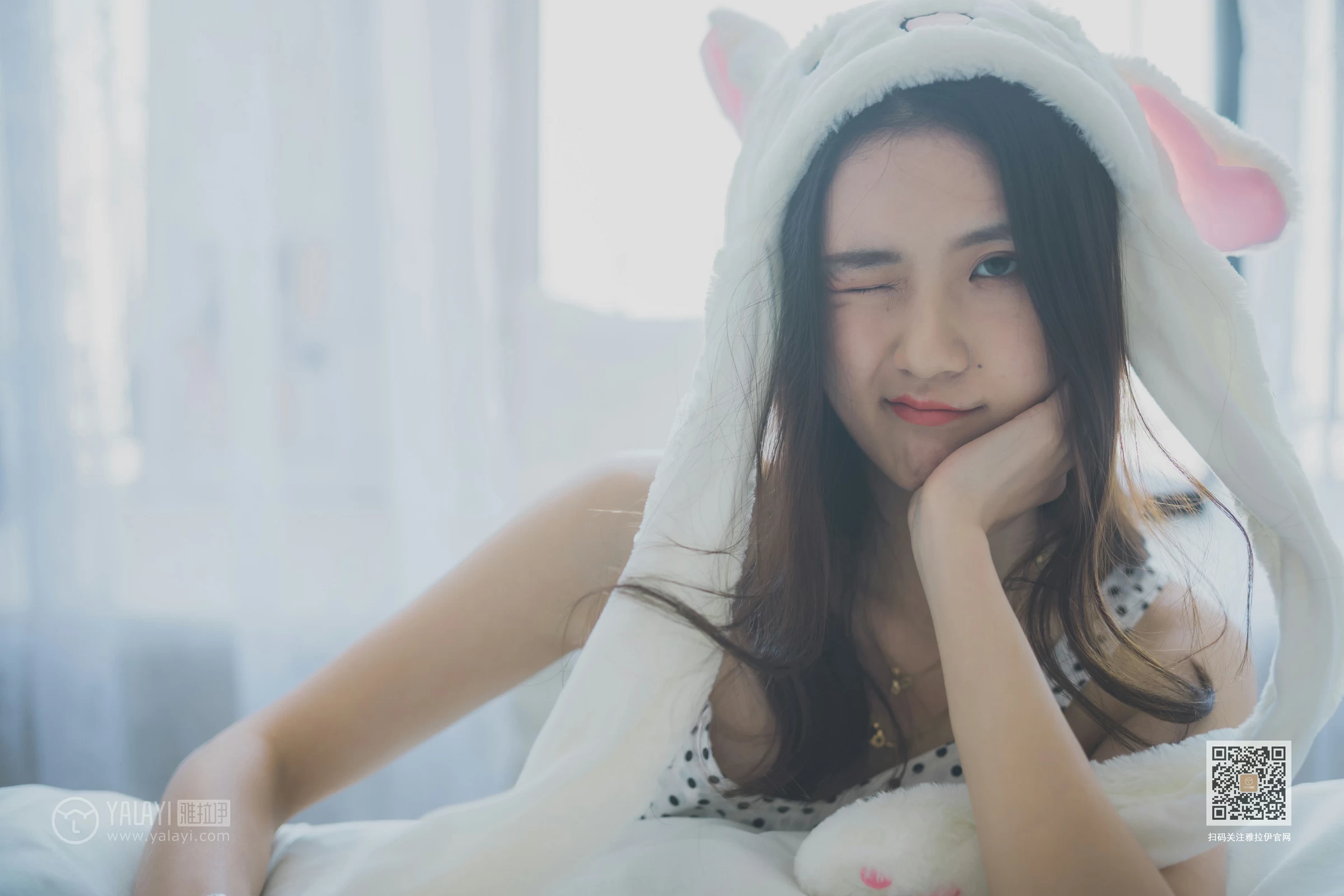 [YALAYI雅拉伊]NO.632 《淘气女友》 尹梦 白色小背心加斑点短裙清纯可爱私房写真集第14张
