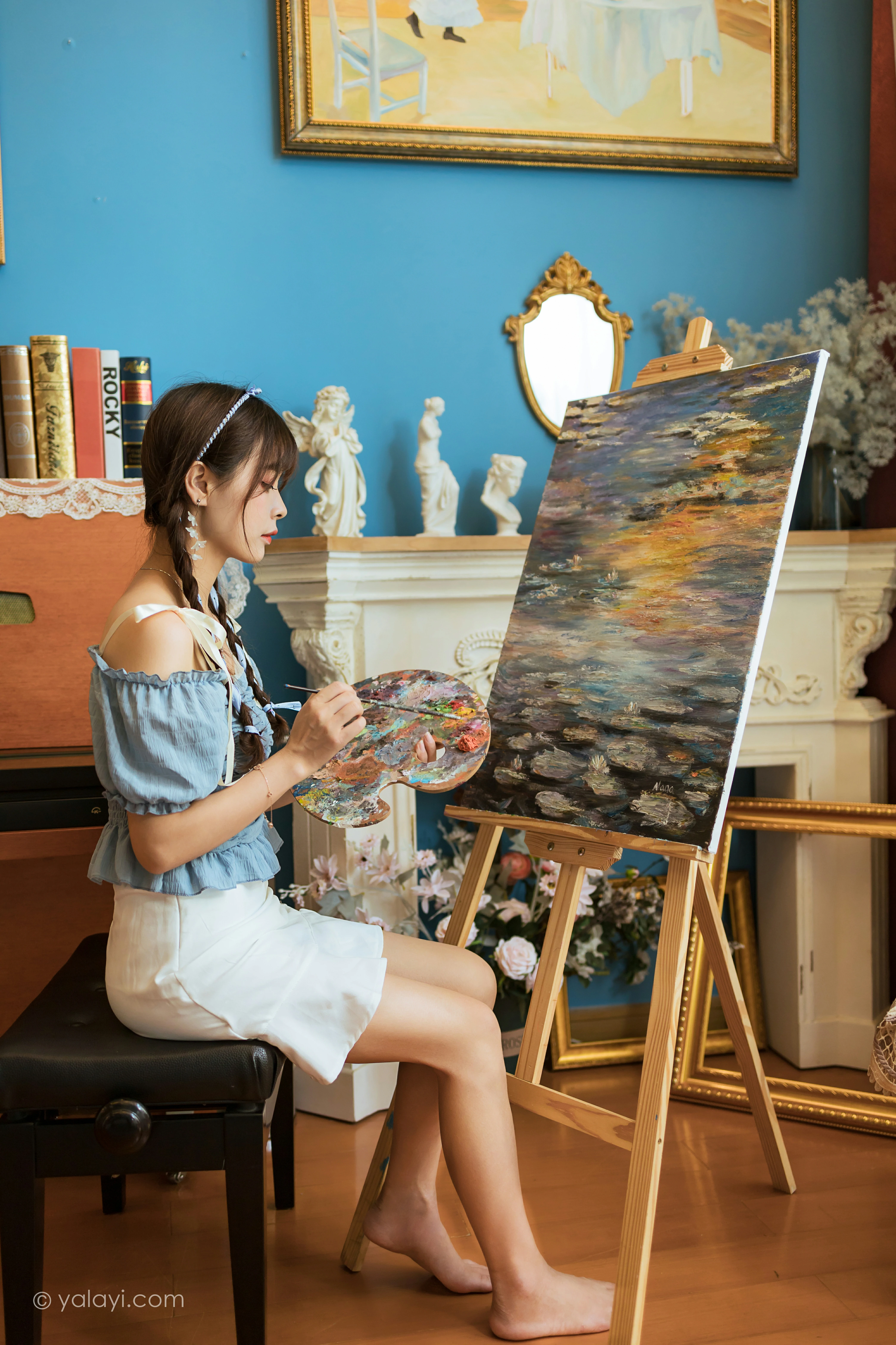 [YALAYI雅拉伊]NO.850 灵魂画师 程小蝶 蓝色抹胸上衣加白色短裙清纯可爱写真集第8张