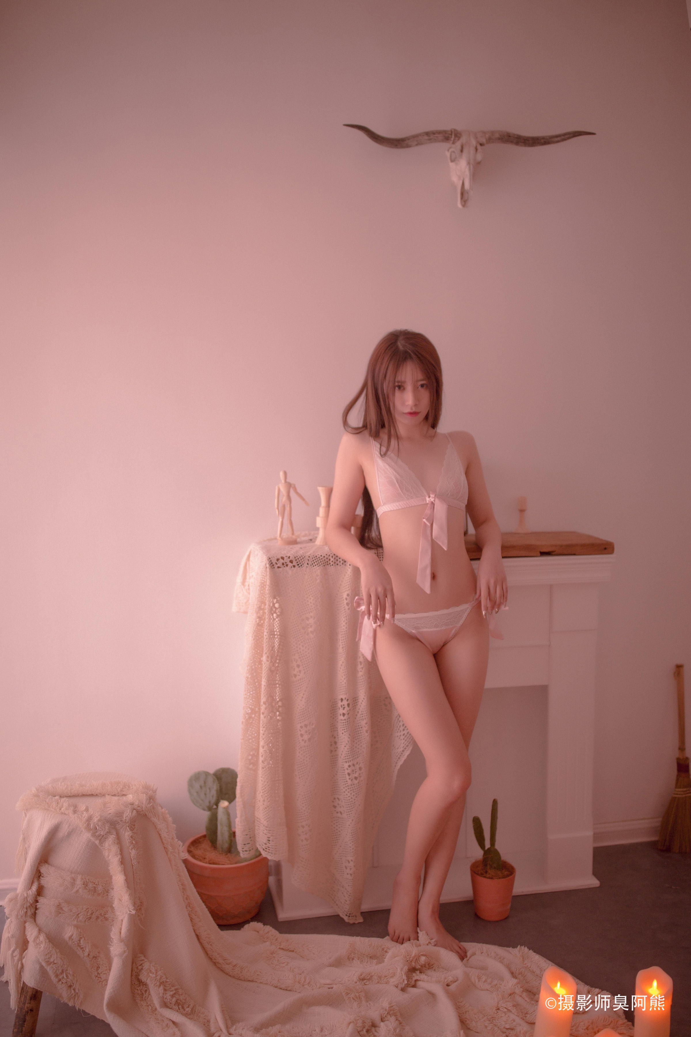 [YALAYI雅拉伊]2022.02.24 三生三世 三儿 吊带小背心与白色透视情趣内衣加丝袜美腿性感私房写真集第9张