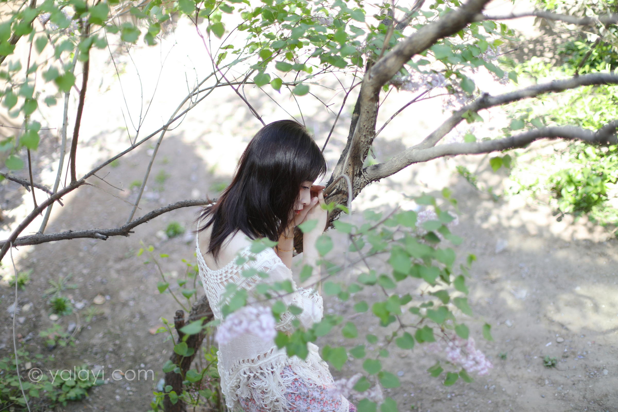 [YALAYI雅拉伊]2022.09.22 光晕 京京 白色镂空连衣裙加粉色长裙清纯写真集第13张