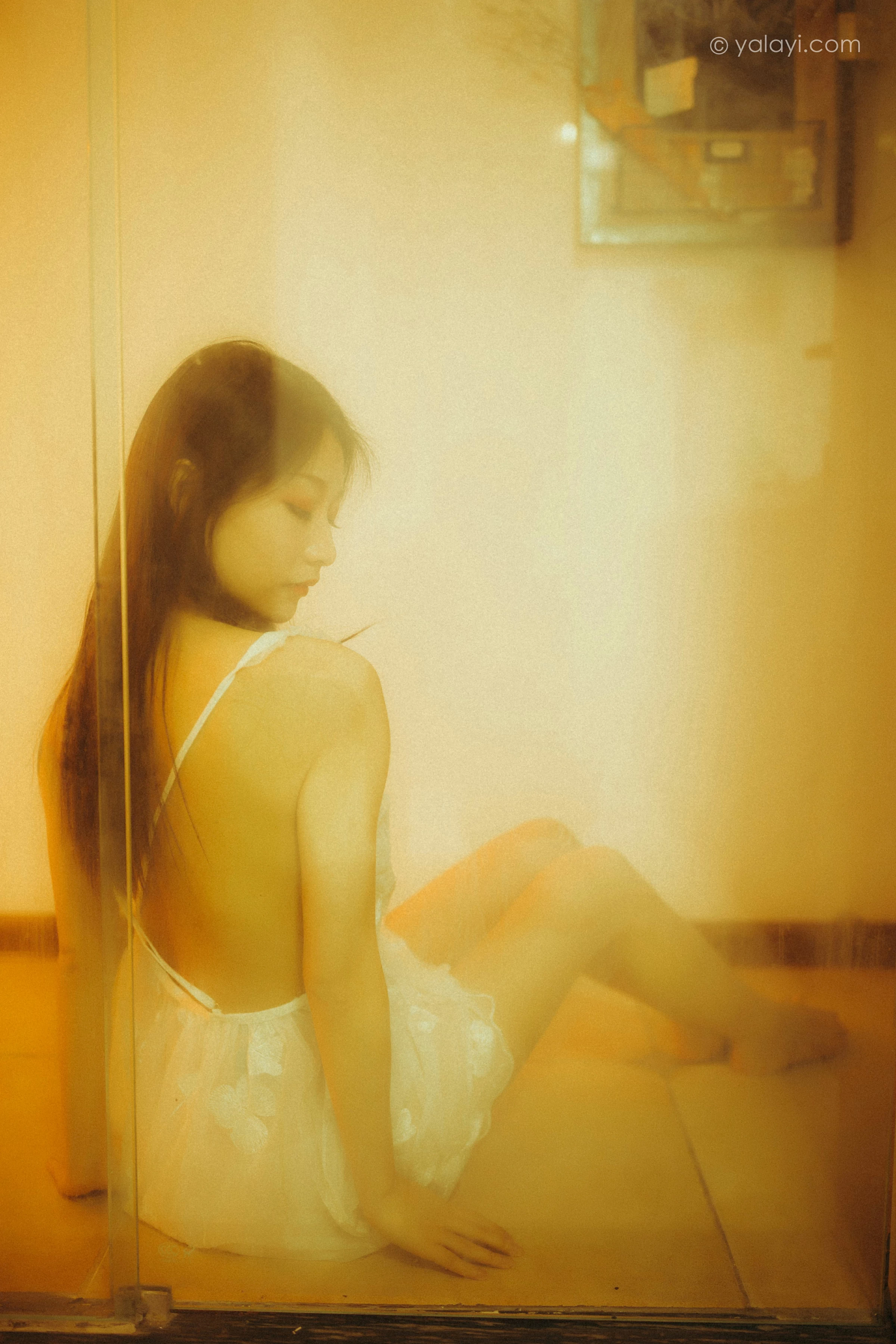 [YALAYI雅拉伊]NO.754 迷情公寓 婉儿 白色透视睡衣裙与连体镂空情趣内衣性感私房写真集第5张