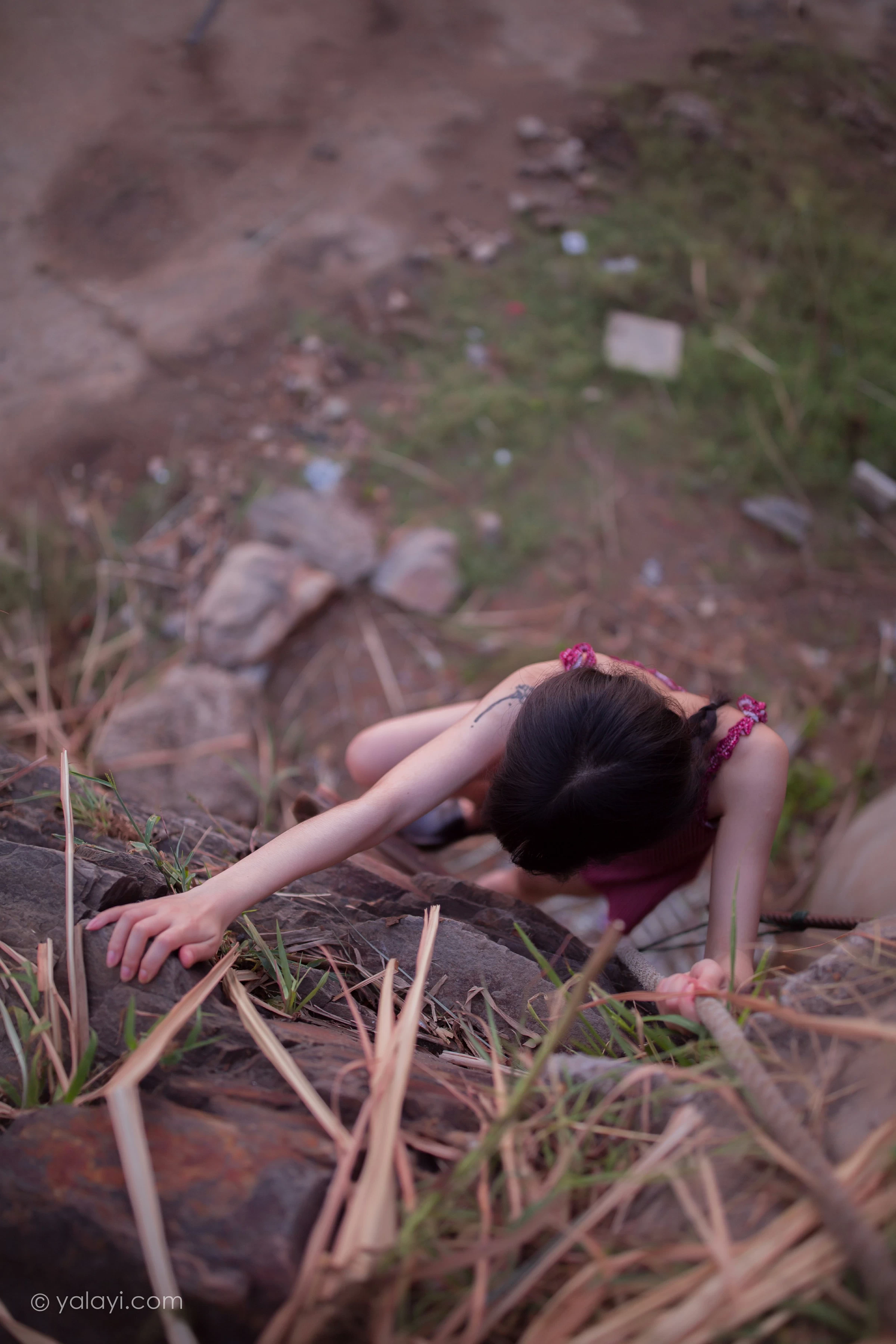 [YALAYI雅拉伊]NO.702 《暮色》 落落 粉色吊带连体短裤清纯私房写真集第14张