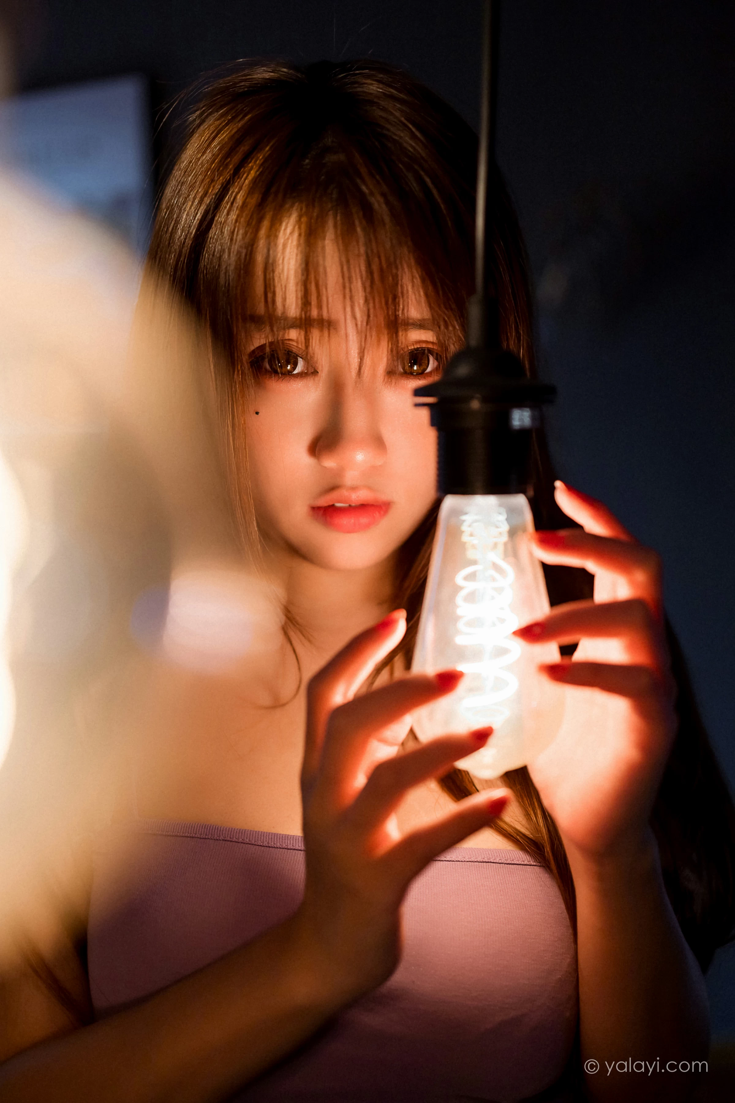 [YALAYI雅拉伊]NO.742 《失恋后》 虞艺 粉色性感小背心加牛仔短裙私房写真集第14张