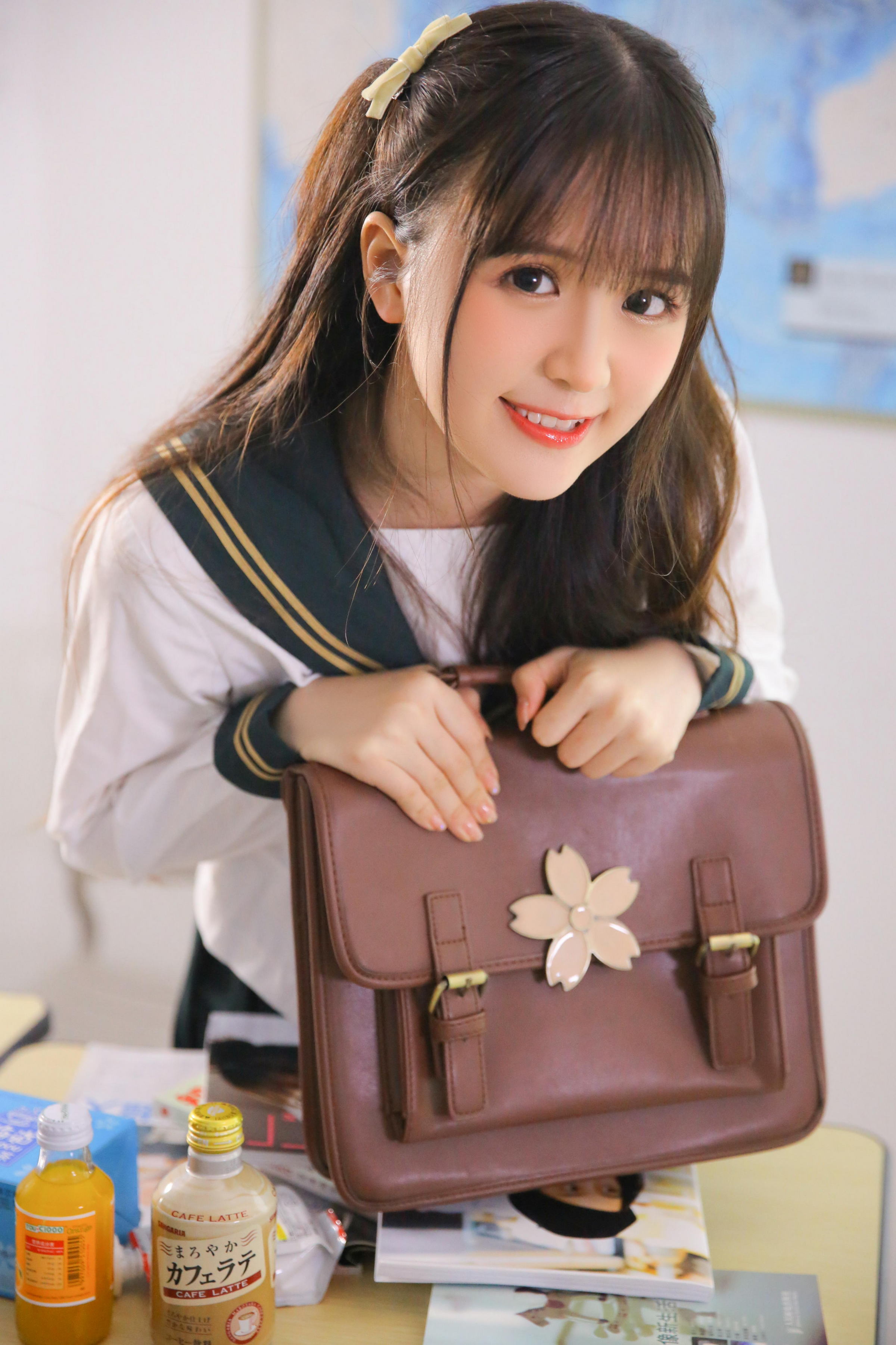 [YALAYI雅拉伊]2022.05.05 尽情可爱 甜美少女 JK水手制服与粉色和服清纯写真集第13张