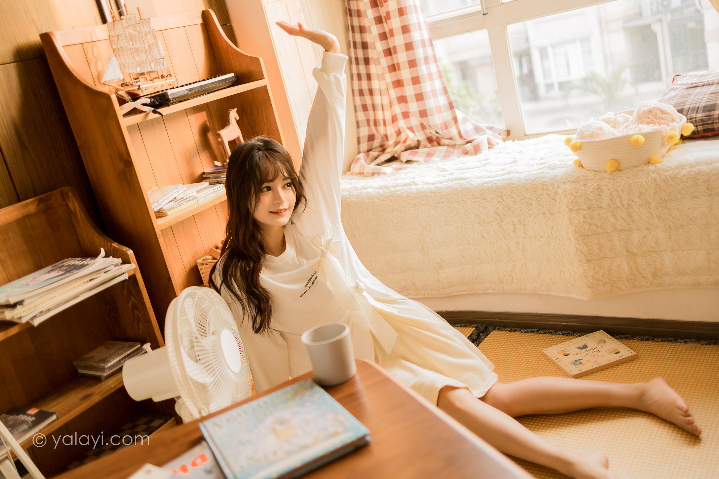 [YALAYI雅拉伊]2022.05.07 快乐加倍 小亭 白色礼服衬衫加短裙清纯写真集第4张