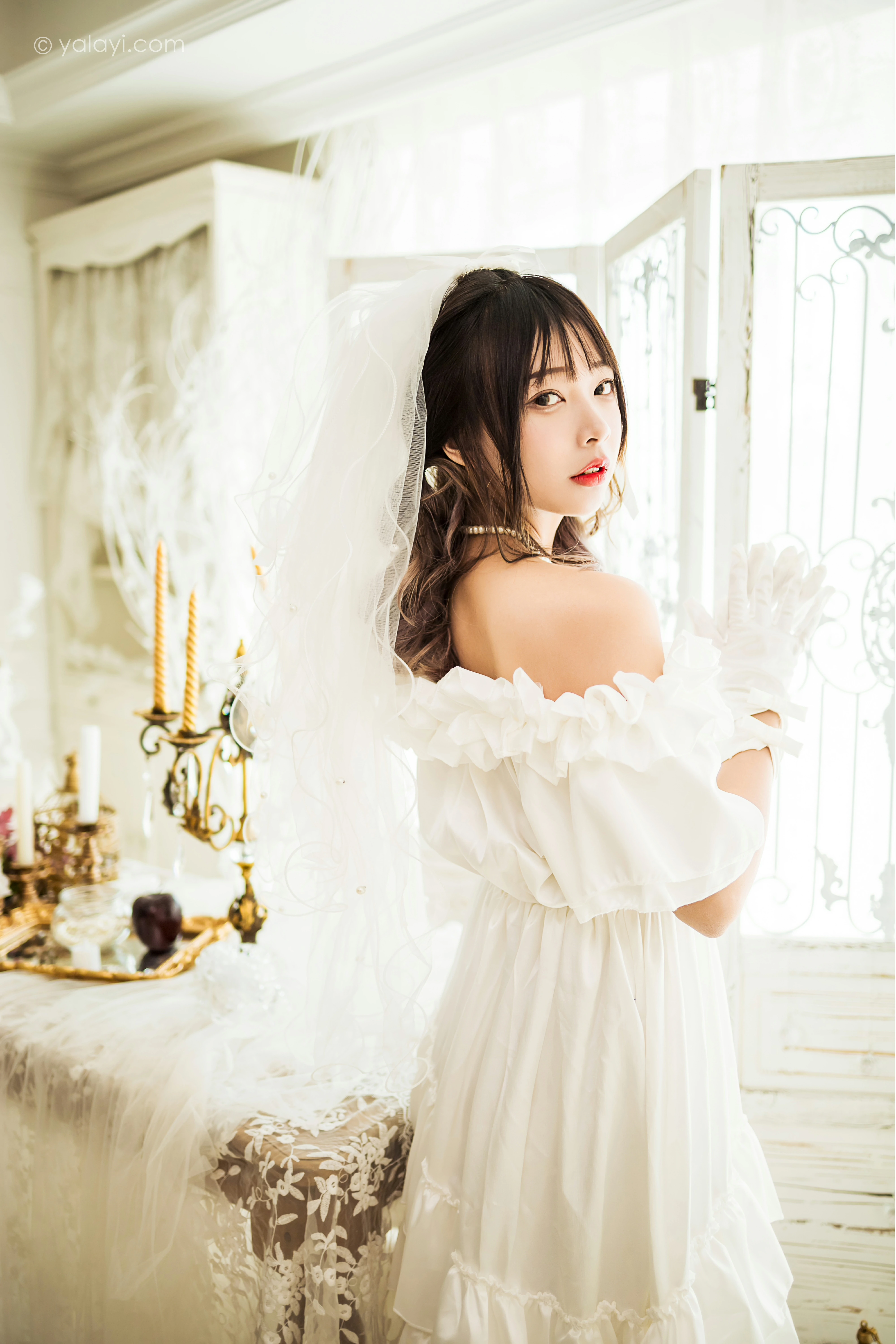 [YALAYI雅拉伊]NO.862 美丽的梦 阿禾 白色抹胸婚纱性感写真集第2张