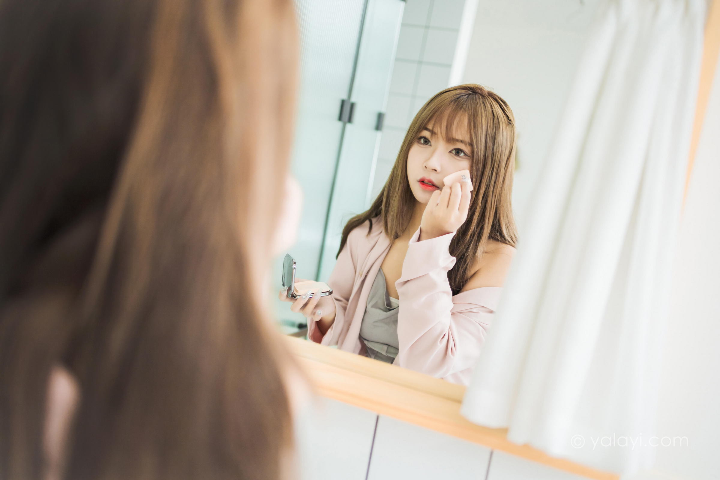 [YALAYI雅拉伊]2022.05.23 试镜 阿禾 粉色外套与灰色被服加灰色短裙清纯写真集第5张