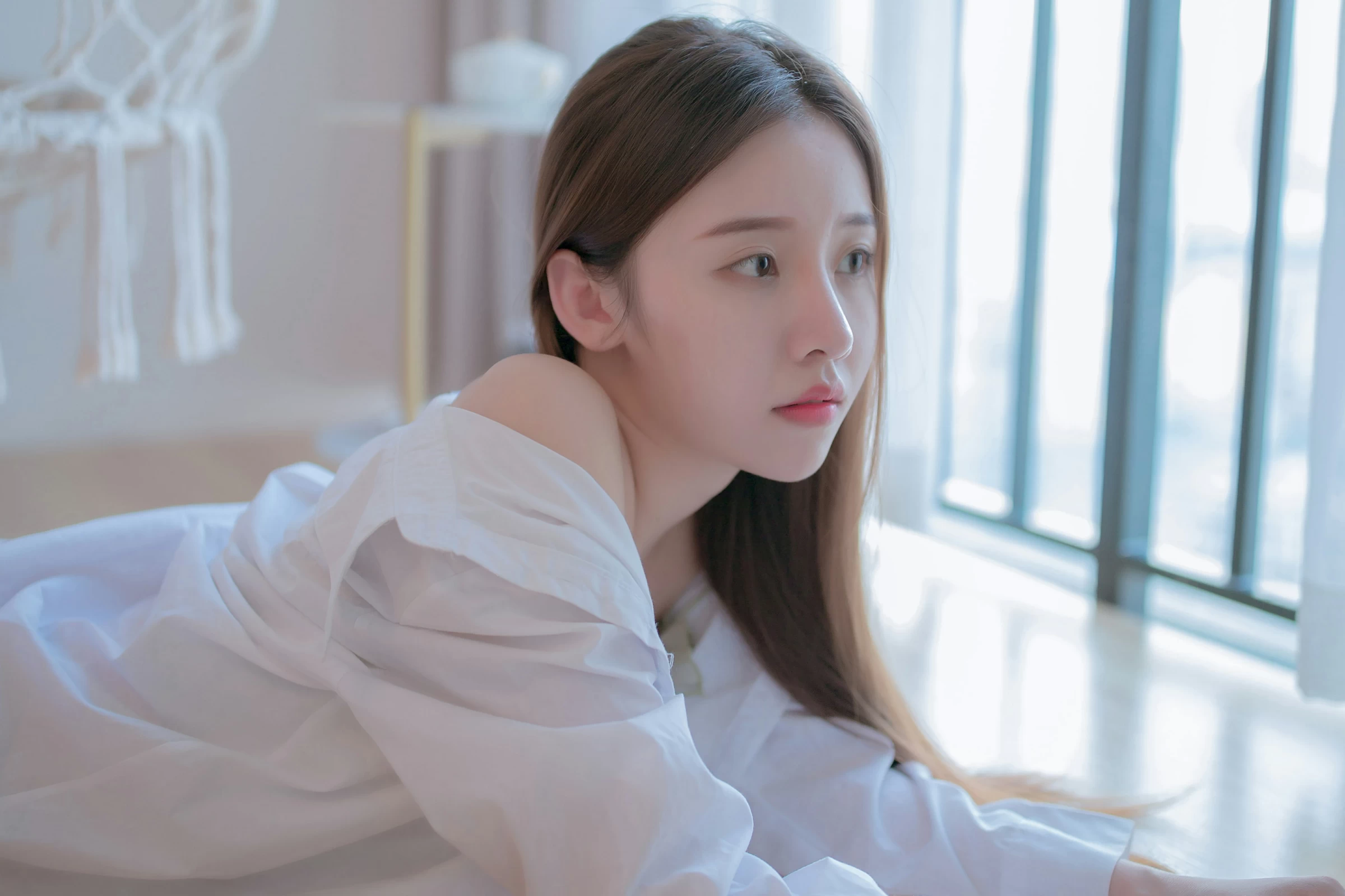 [YALAYI雅拉伊]NO.725 《空房》 秦语 白色衬衫居家性感写真集第8张