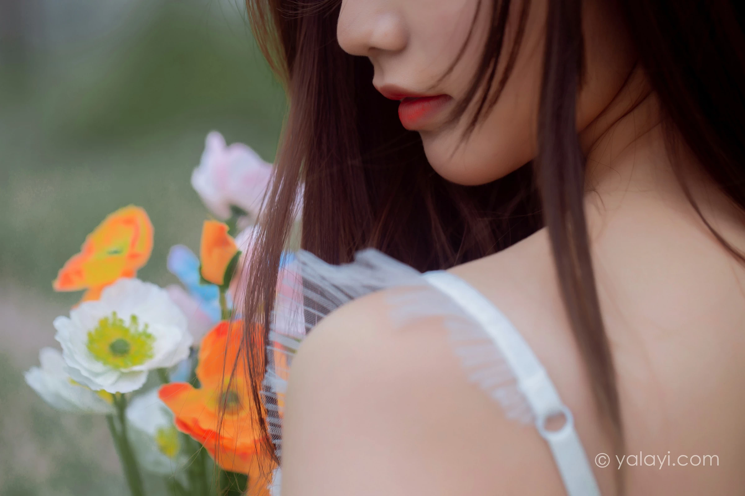 [YALAYI雅拉伊]NO.726 《找自己》 徐徐 白色抹胸蕾丝连衣裙加透视情趣内衣性感私房写真集第9张