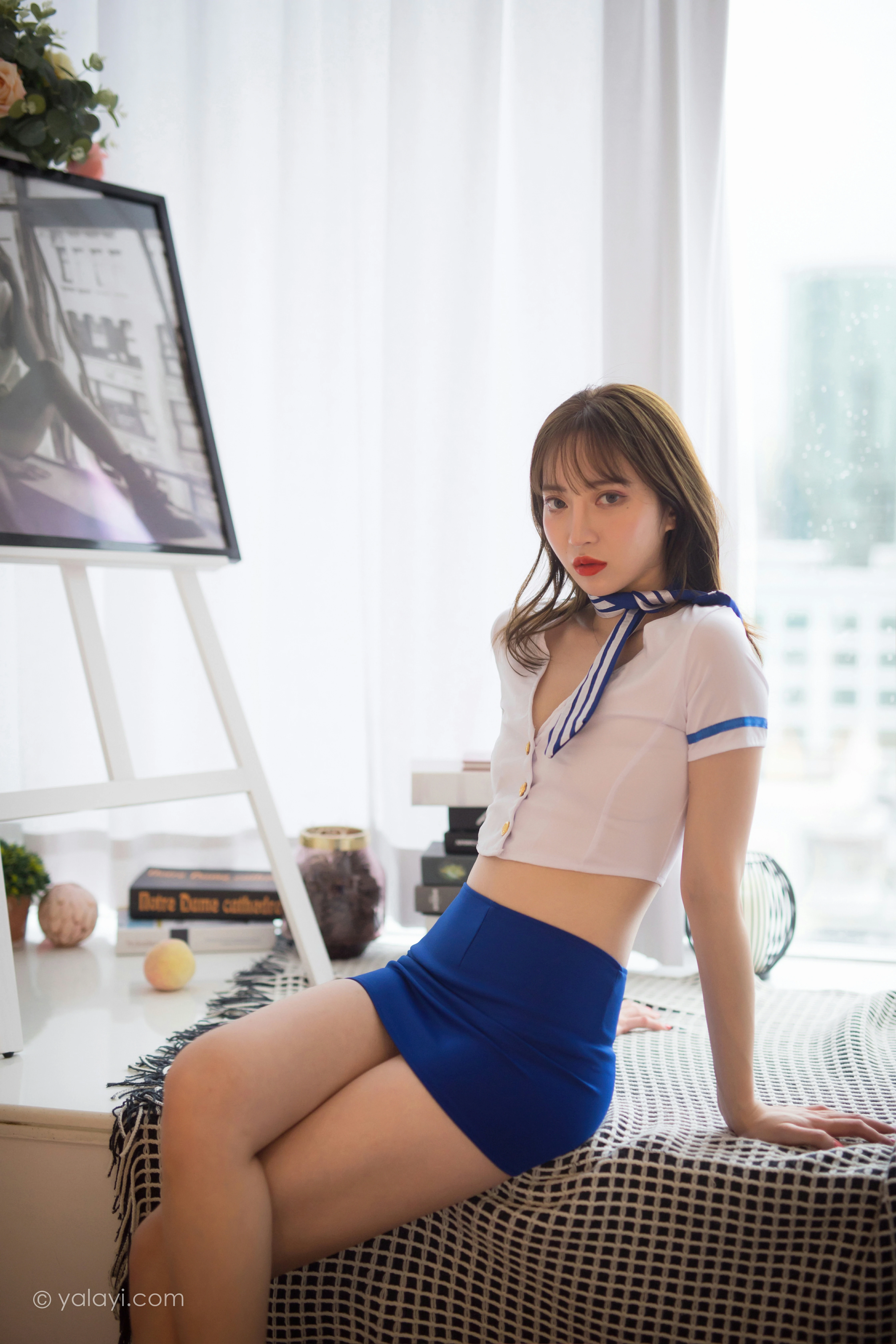 [YALAYI雅拉伊]NO.819 空中玩家 妍妍 性感情趣空姐制服加蓝色短裙私房写真集第2张