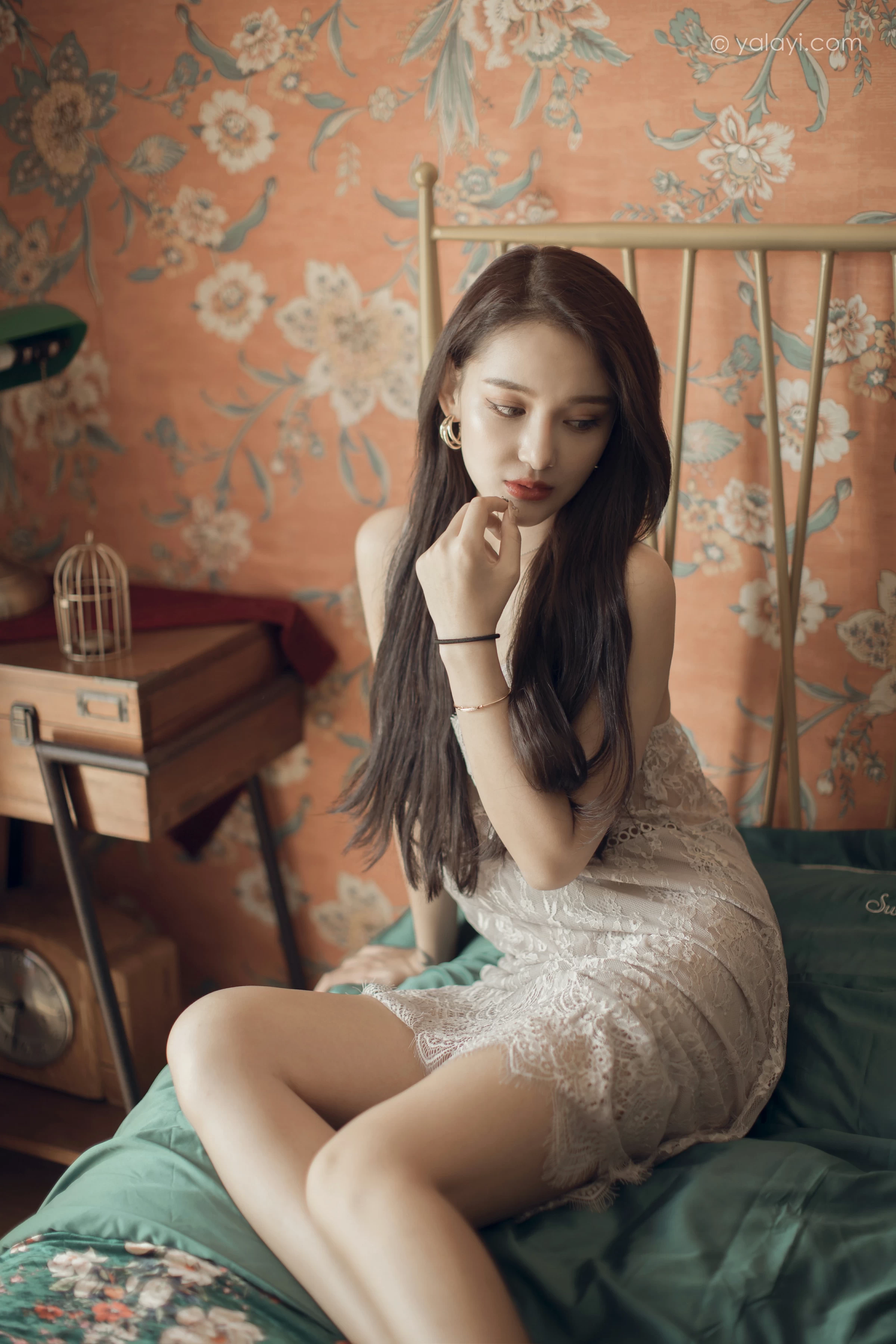 [YALAYI雅拉伊]NO.665 《无问》 刘子炀 白色透视蕾丝连衣裙性感私房写真集第6张