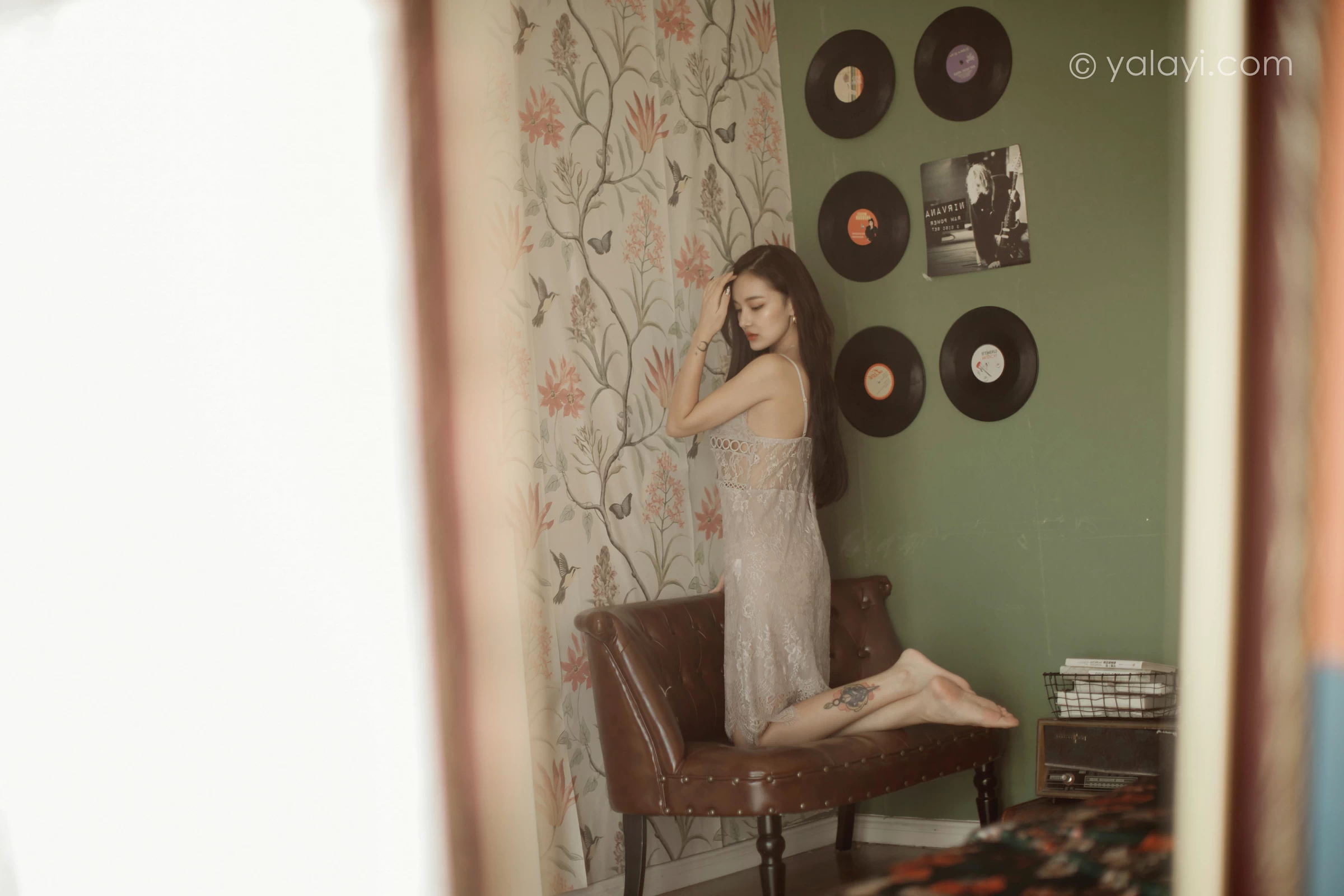 [YALAYI雅拉伊]NO.665 《无问》 刘子炀 白色透视蕾丝连衣裙性感私房写真集第8张