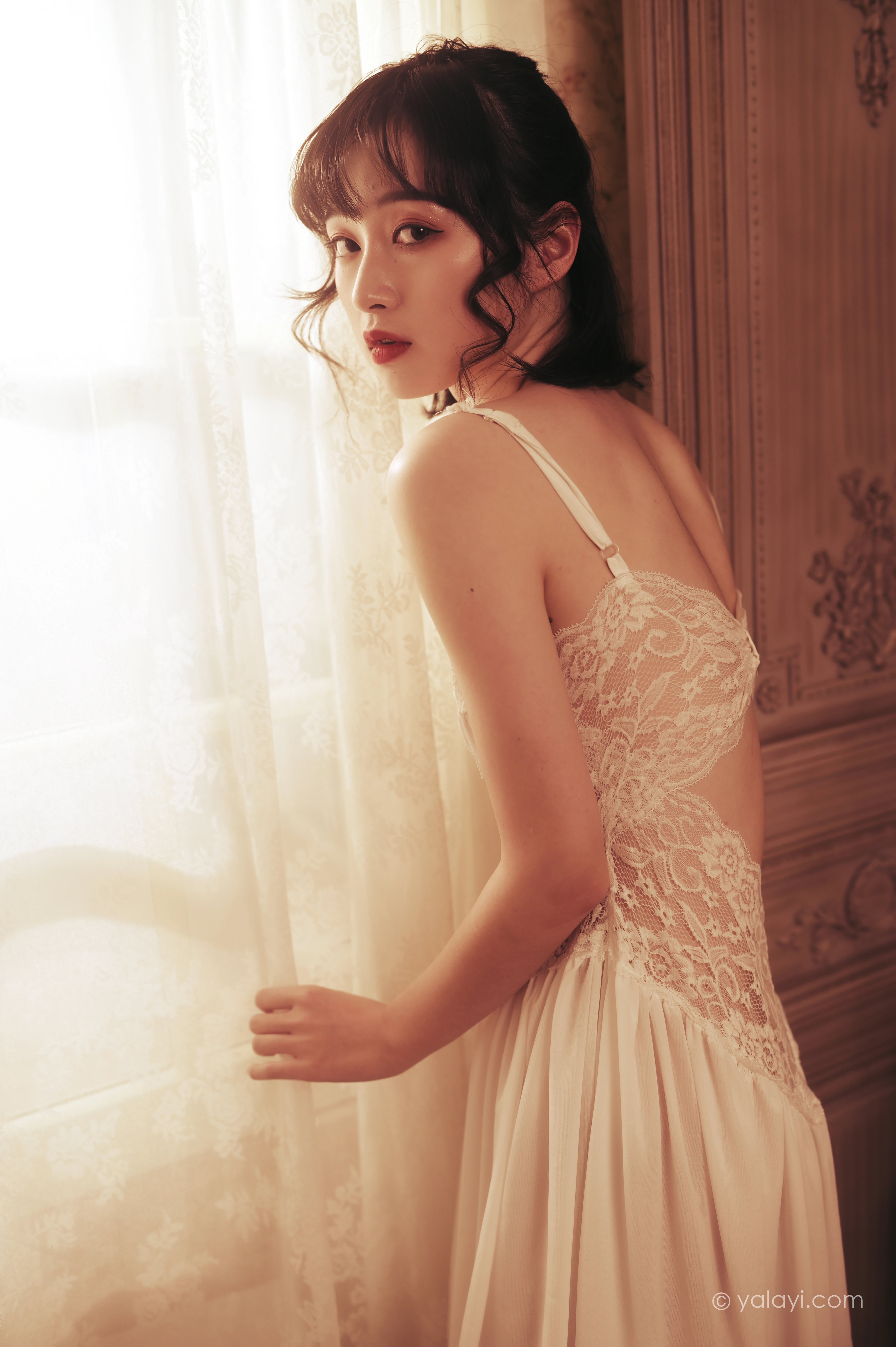[YALAYI雅拉伊]NO.780 也曾优雅 京京 白色透视蕾丝连衣裙性感写真集第13张