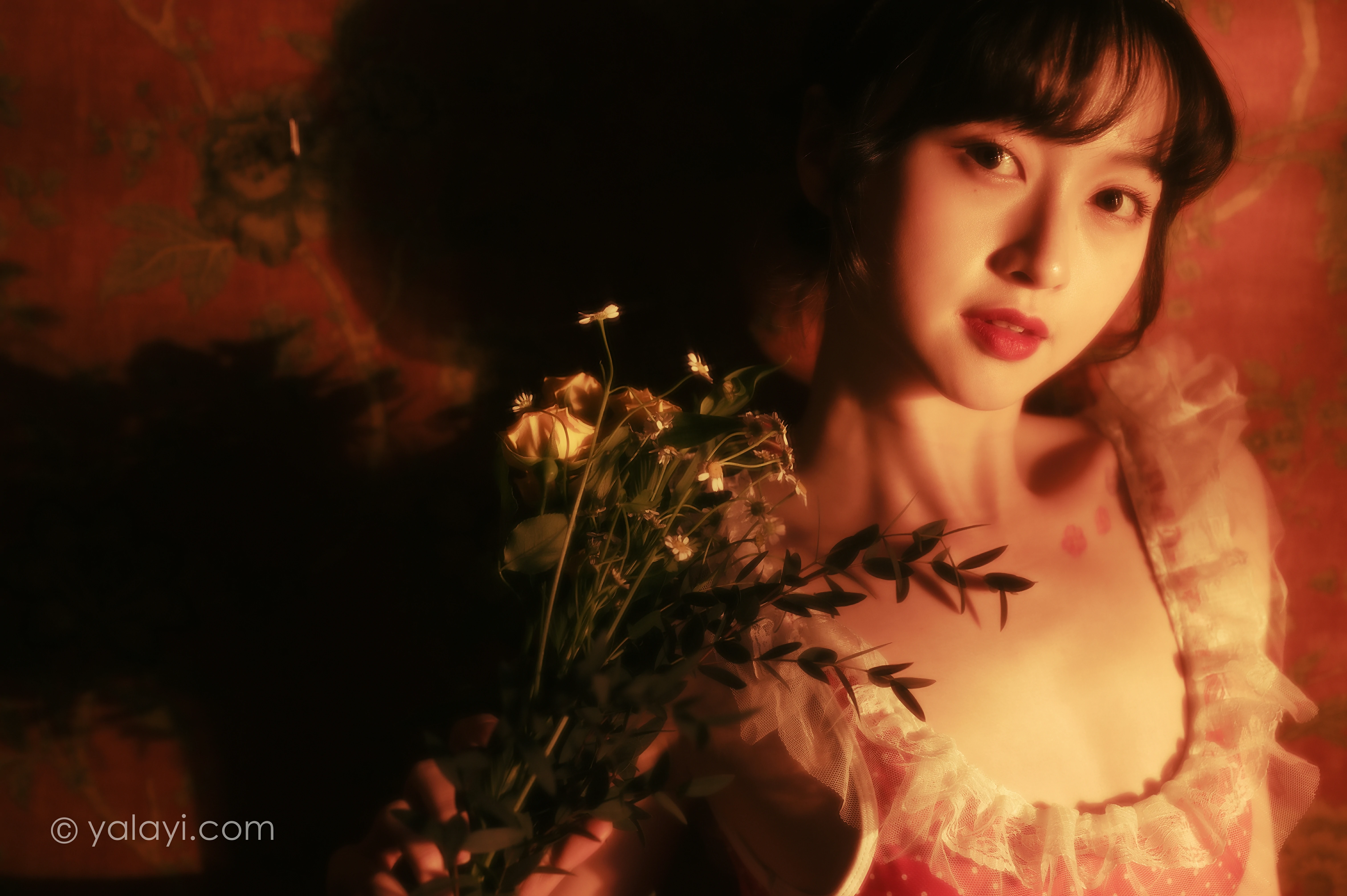 [YALAYI雅拉伊]NO.787 红颜旧梦 京京 红色紧身连体内衣性感私房写真集第10张