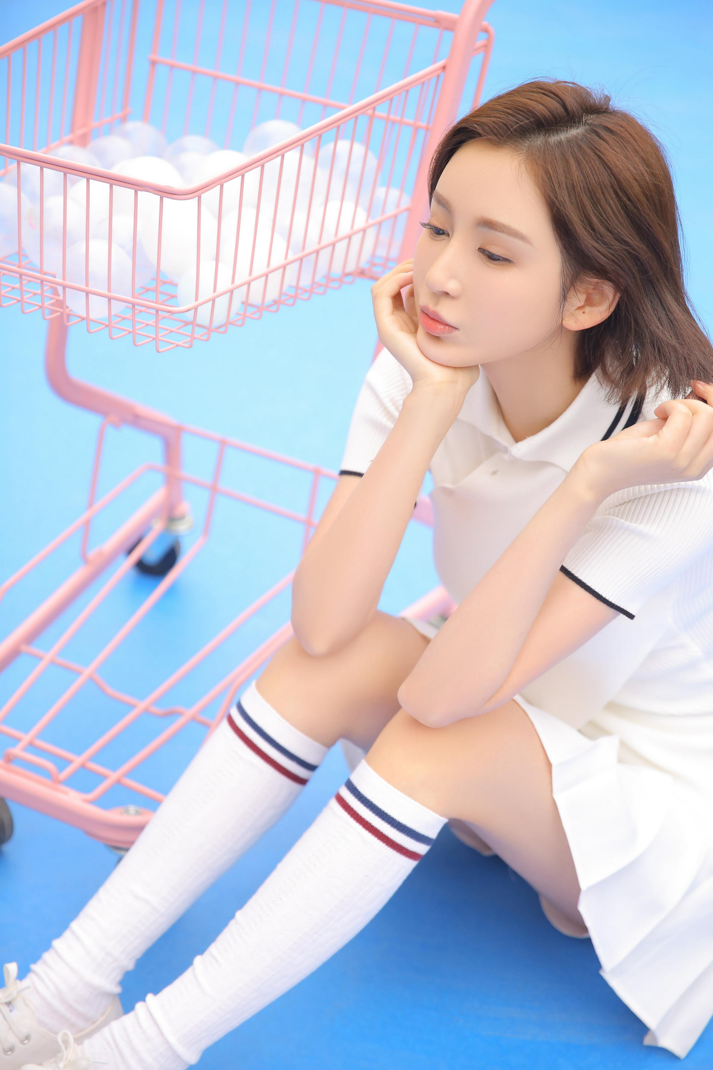 [YALAYI雅拉伊]2022.04.25 活力四射 青春靓女性感小背心加白色镂空短裤私房写真集第1张