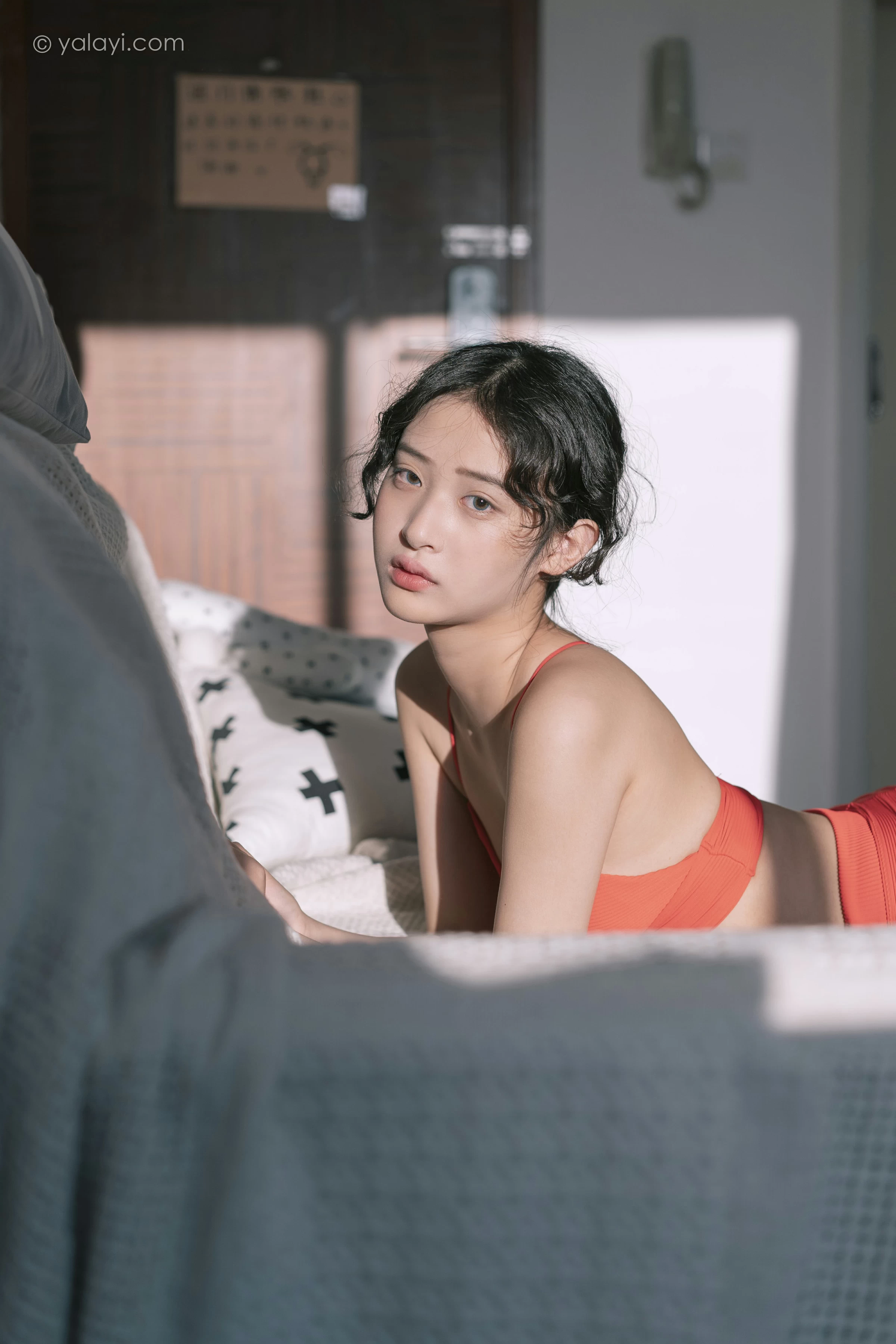 [YALAYI雅拉伊]NO.666 《太委屈》 西子 红色内衣居家私房写真集第12张