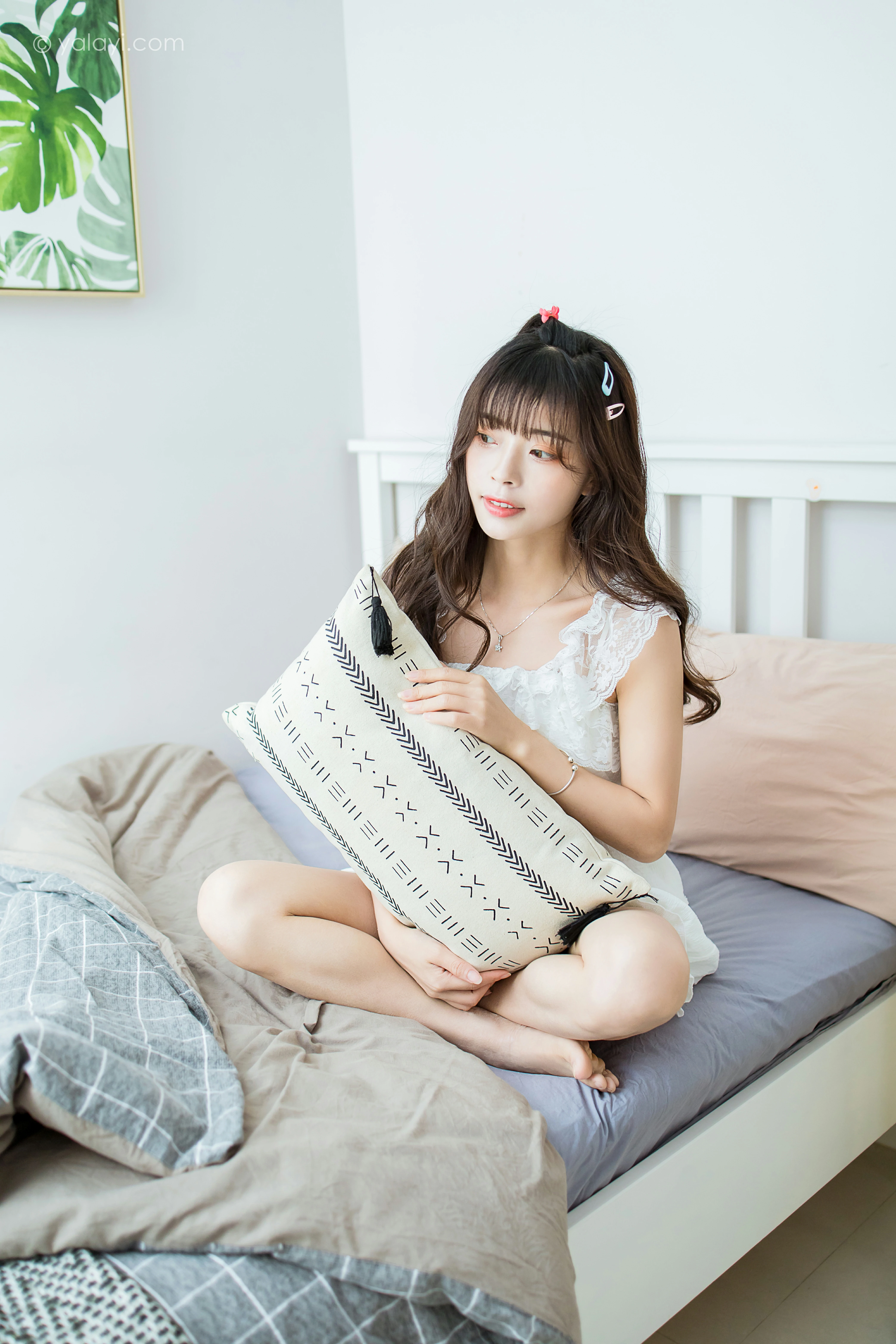 [YALAYI雅拉伊]NO.786 美好时光 程小蝶 白色蕾丝睡衣加短裤性感私房写真集第6张